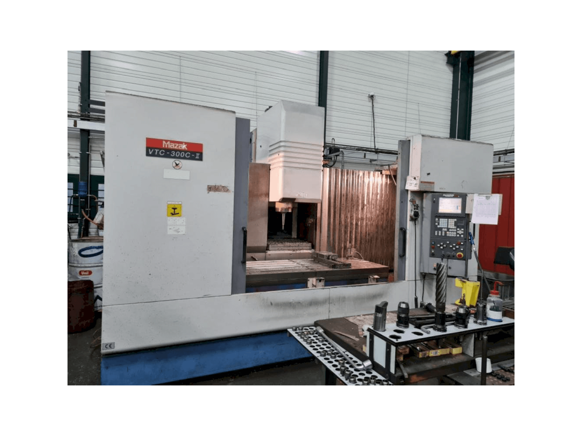 Mazak VTC 300C Mašinos vaizdas iš priekio