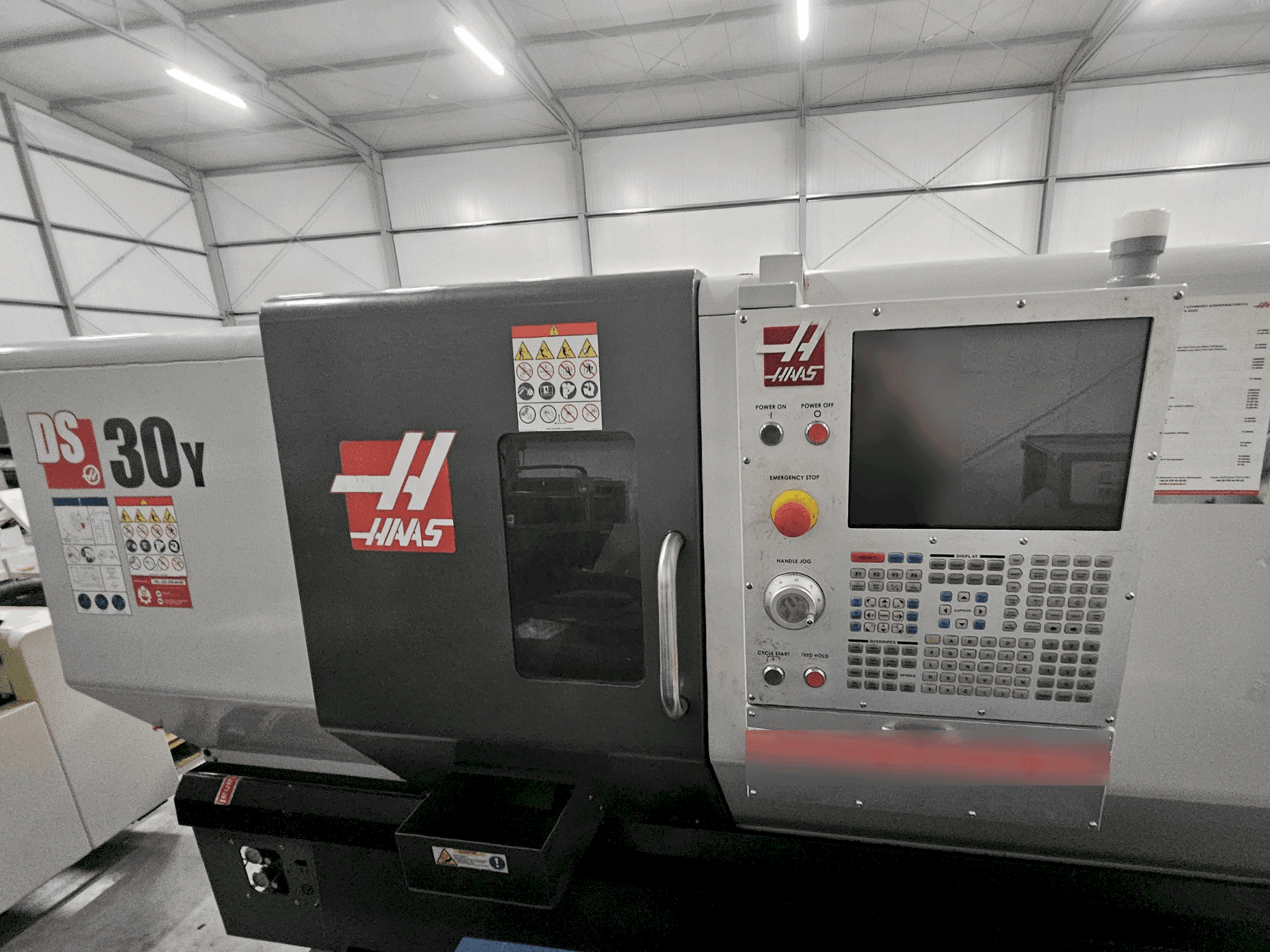 HAAS DS-30Y Mašinos vaizdas iš priekio