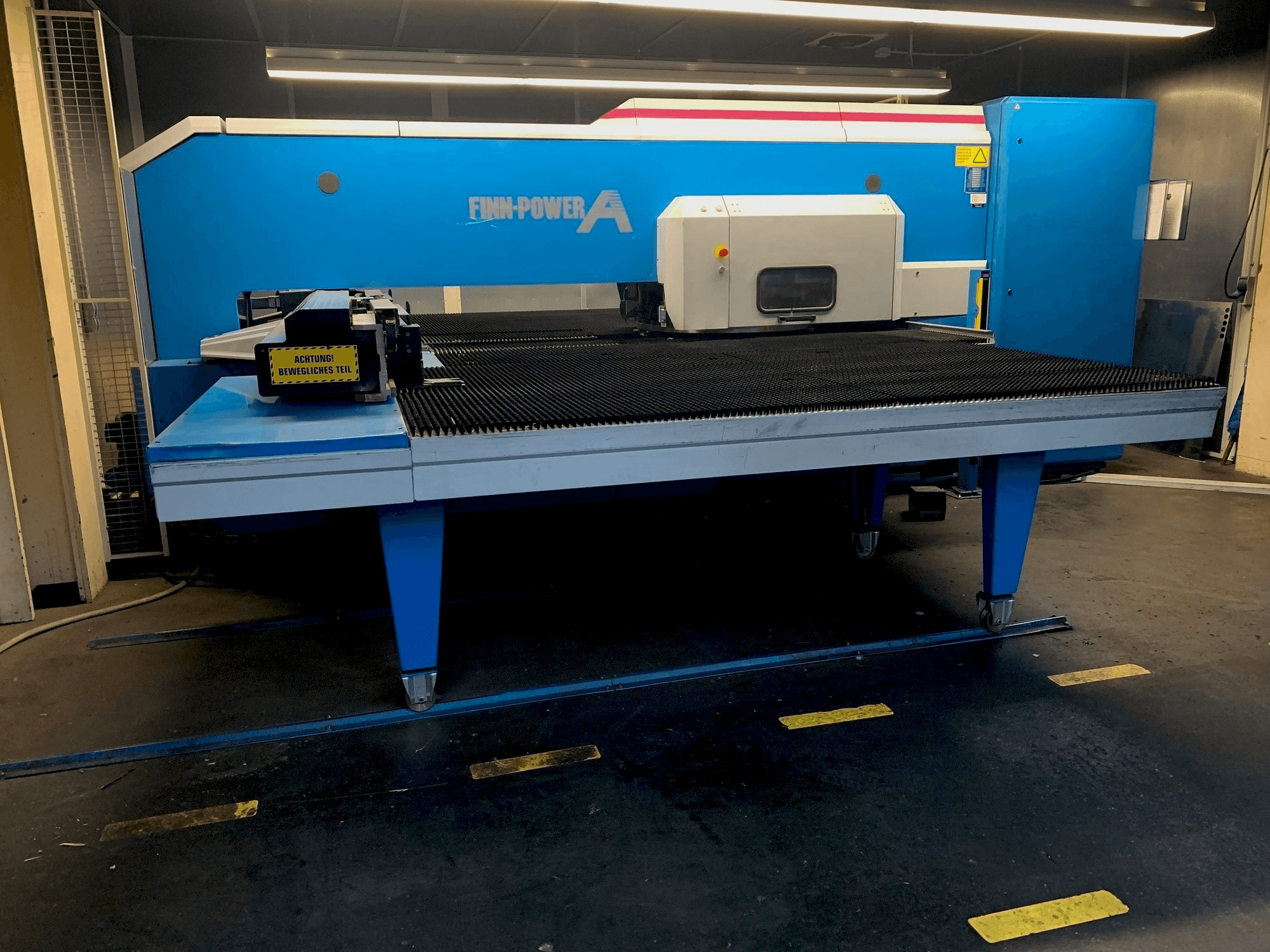 Finn-Power A5 SV Mašinos vaizdas iš priekio