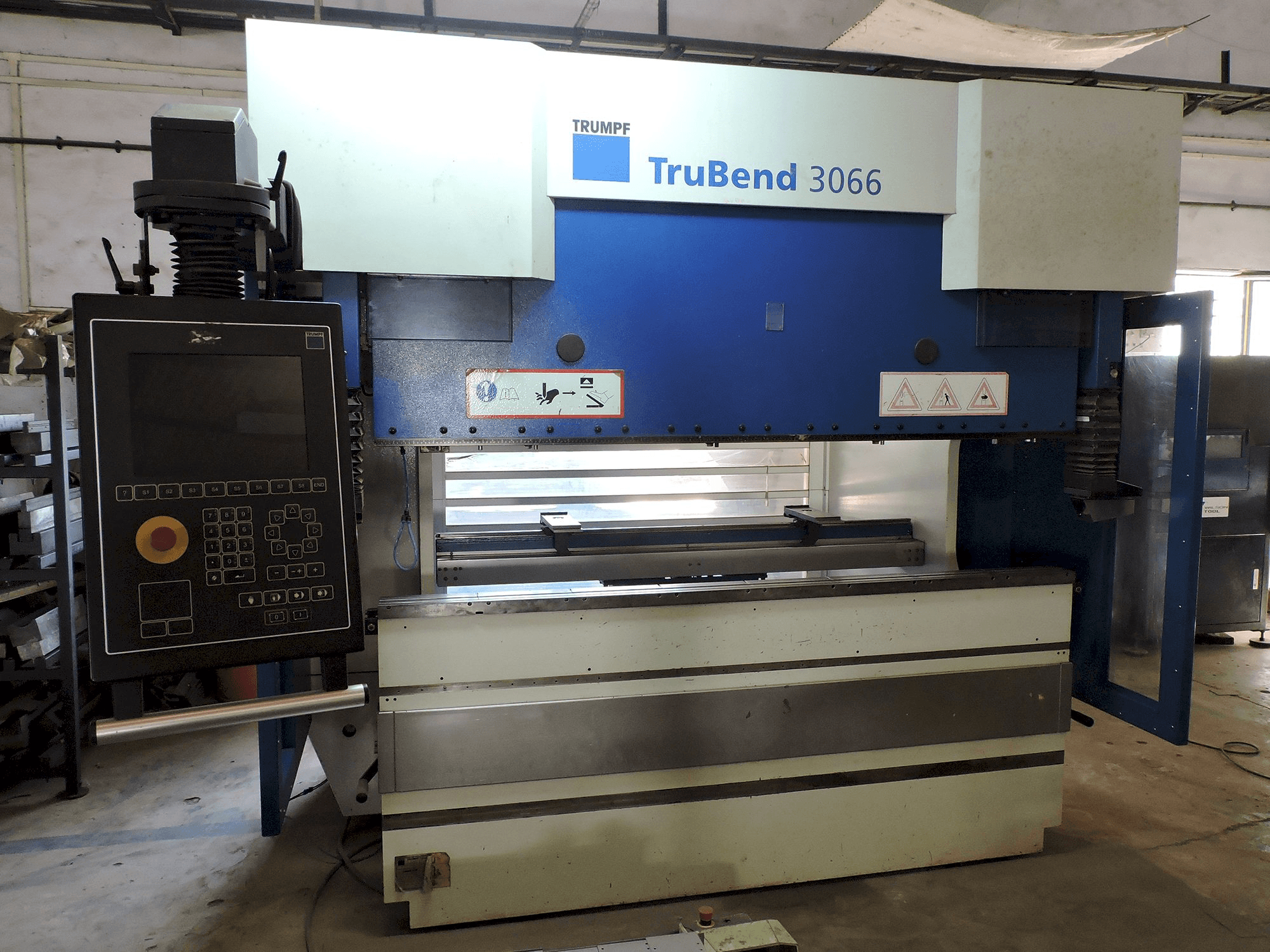 Trumpf TruBend 3066 Mašinos vaizdas iš priekio