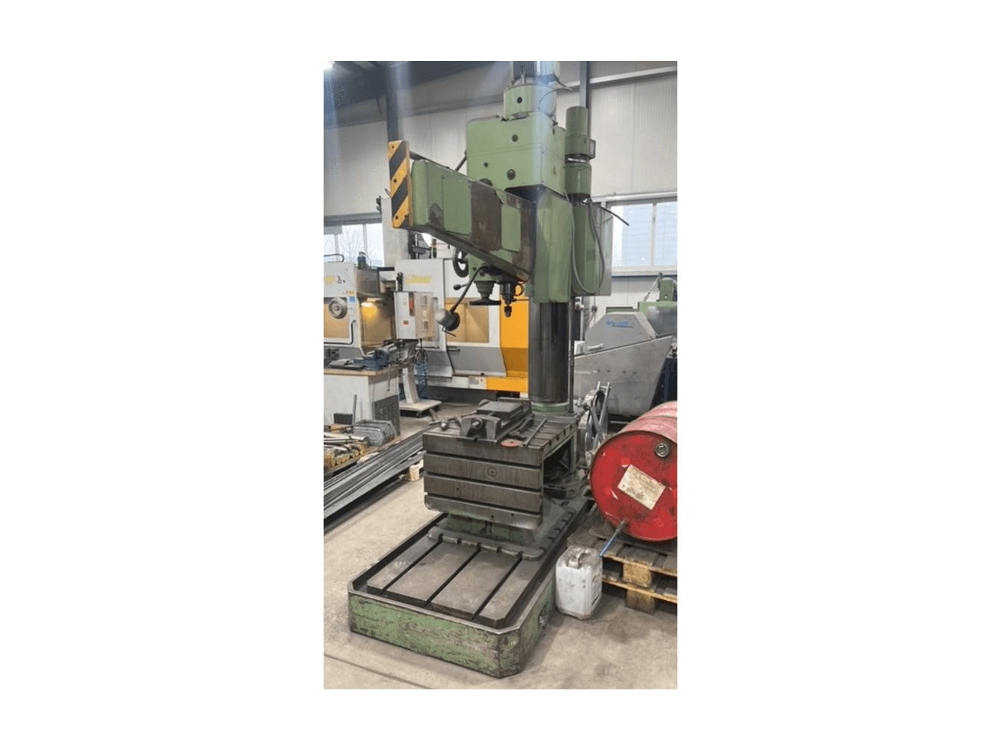 STAUDER 710 × 710 mm Mašinos vaizdas iš priekio