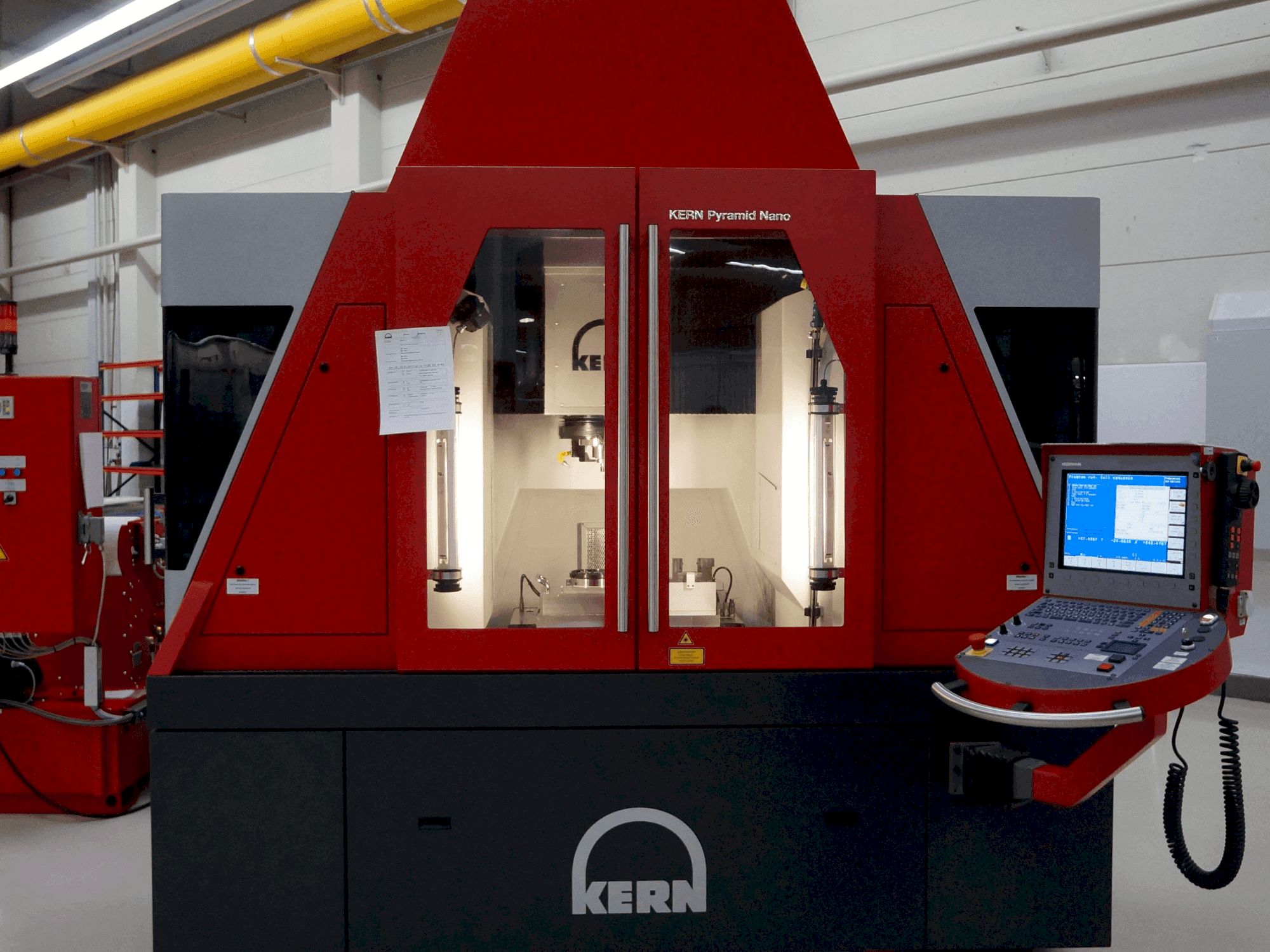 KERN Pyramid Nano (2013) Mašinos vaizdas iš priekio