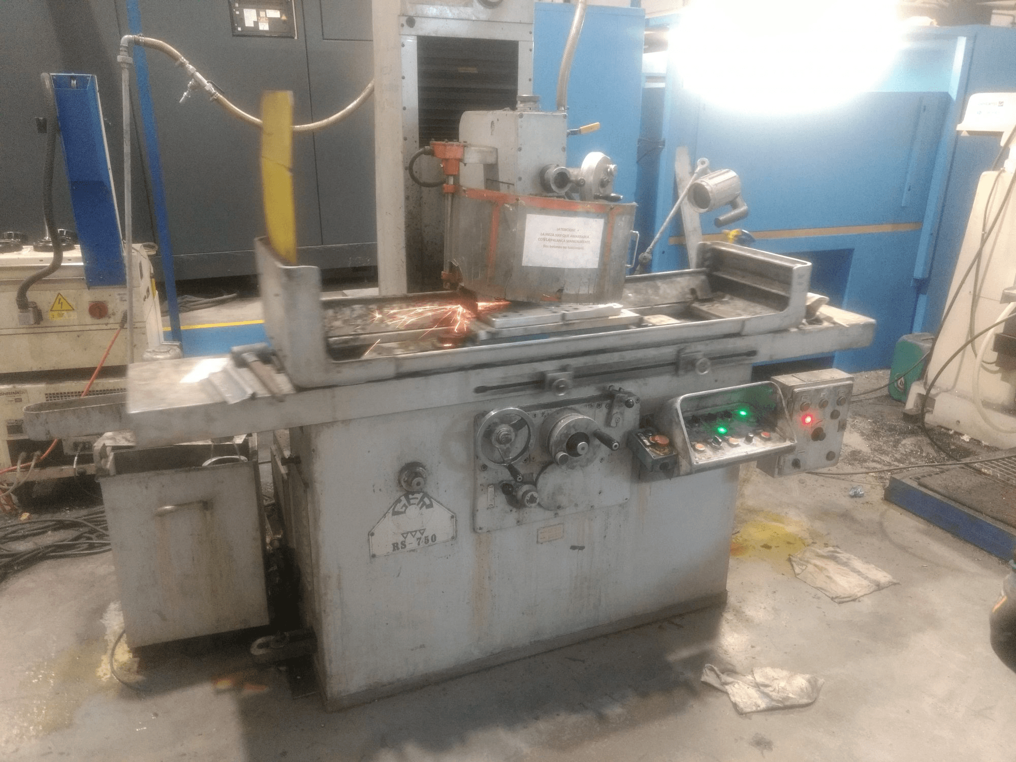 GER R.S. 750 Mašinos vaizdas iš priekio