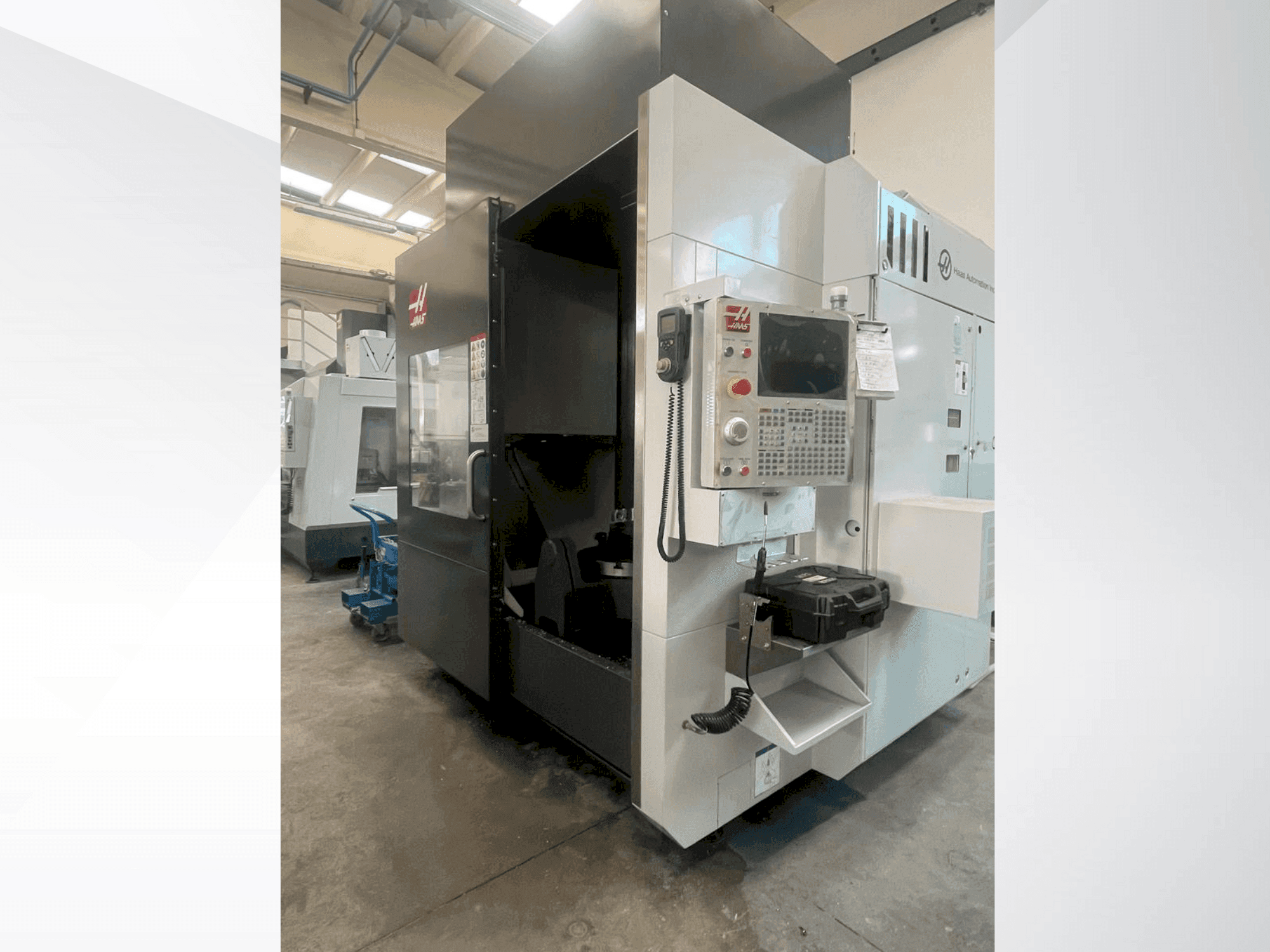 HAAS UMC750SS Mašinos vaizdas iš priekio