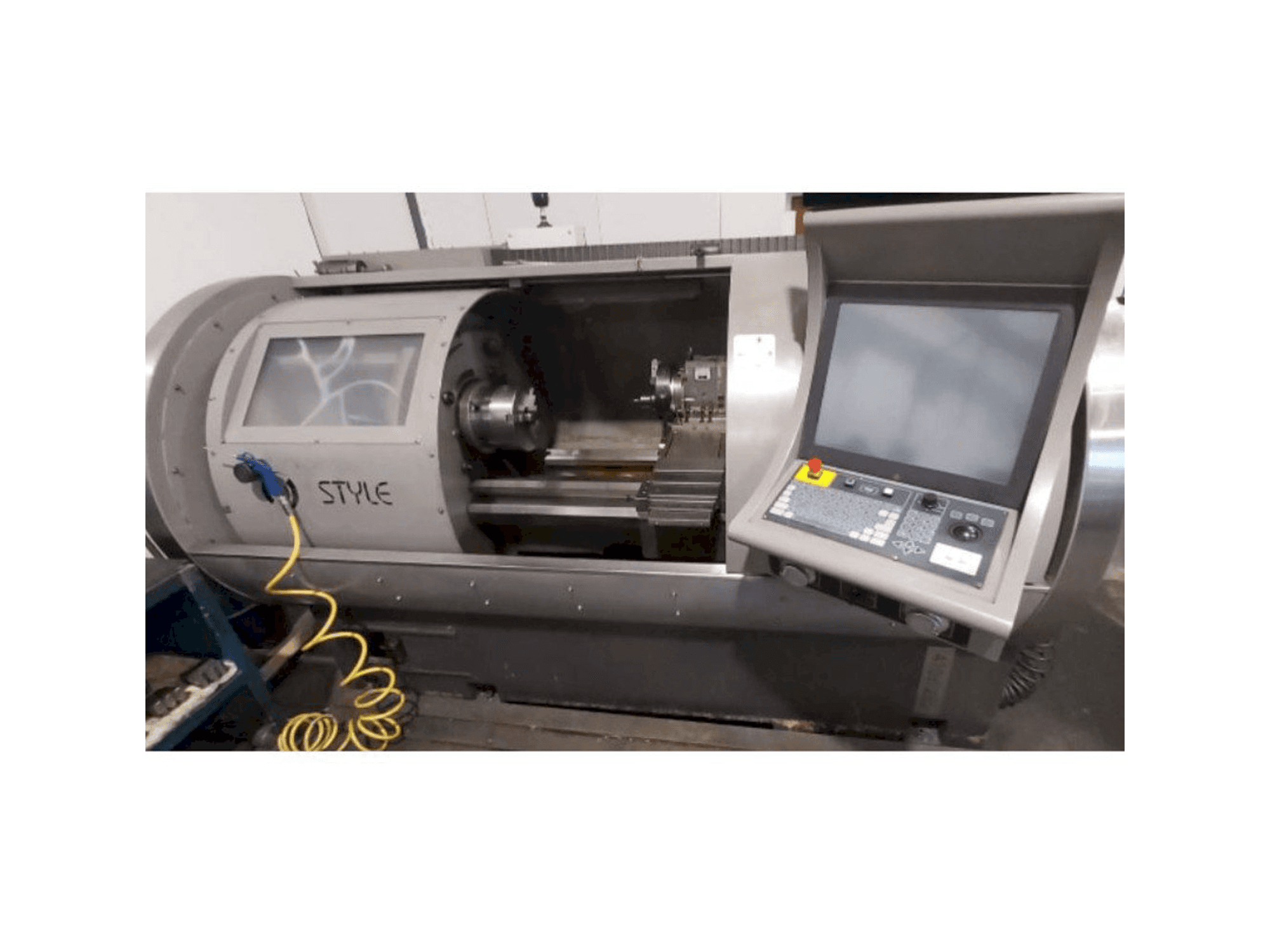 STYLE 410 Mašinos vaizdas iš priekio