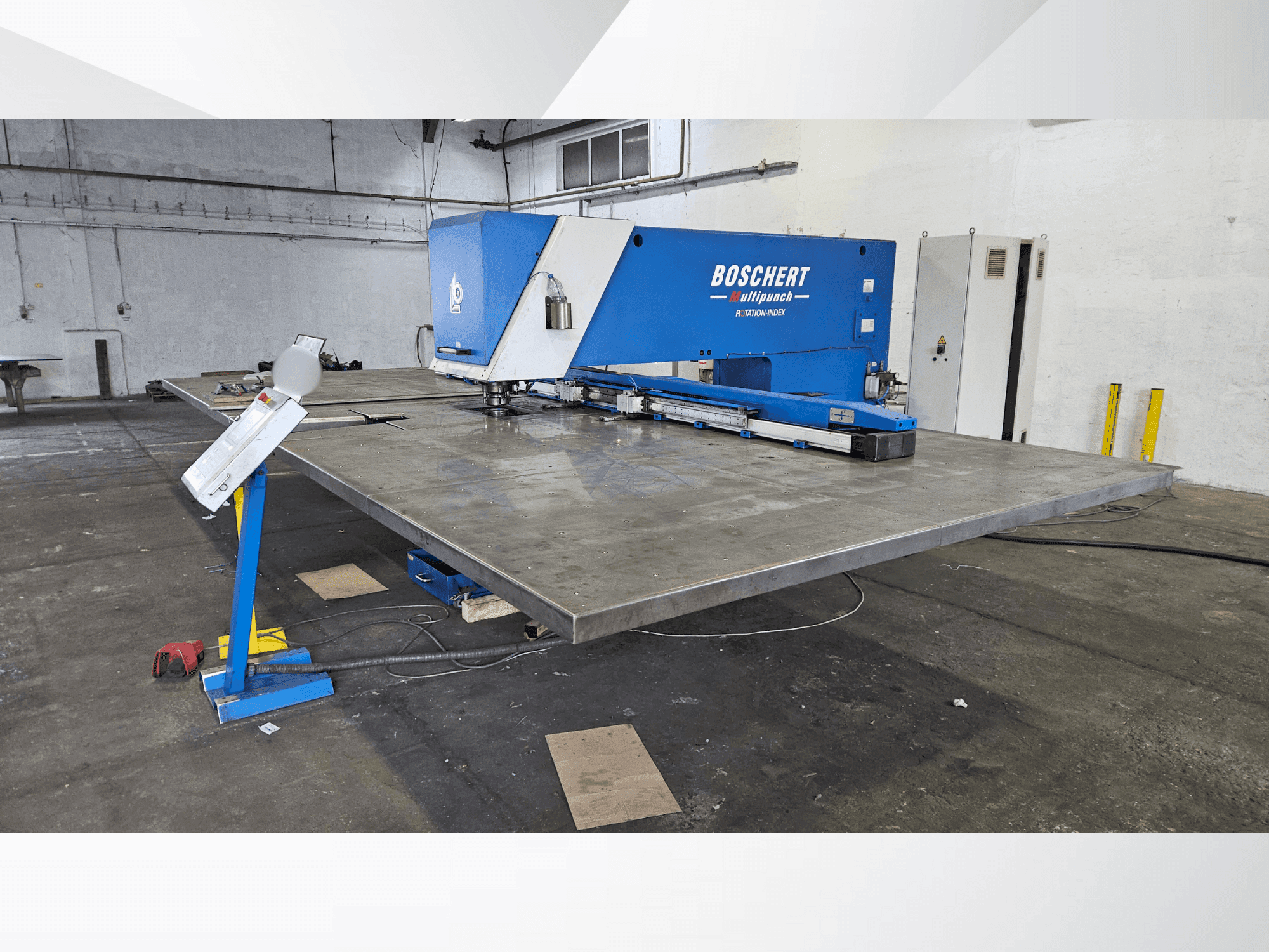 BOSCHERT Multipunch 1500 x 3000 Mašinos vaizdas iš priekio