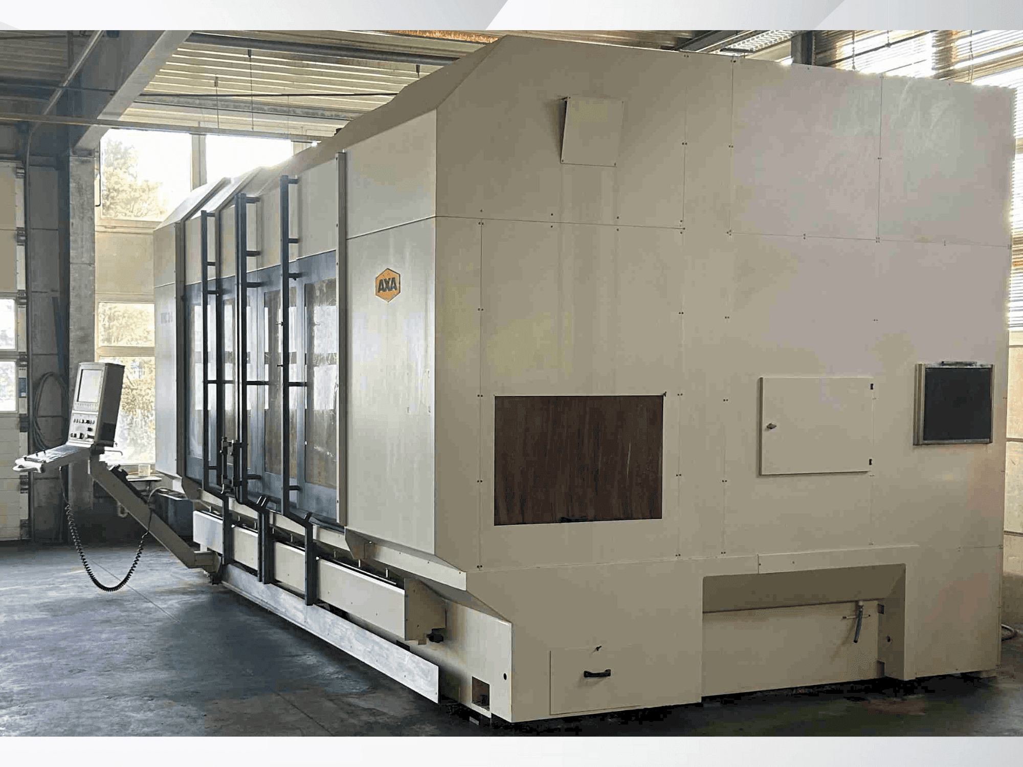 AXA VHC 3-3000 S Mašinos vaizdas iš priekio