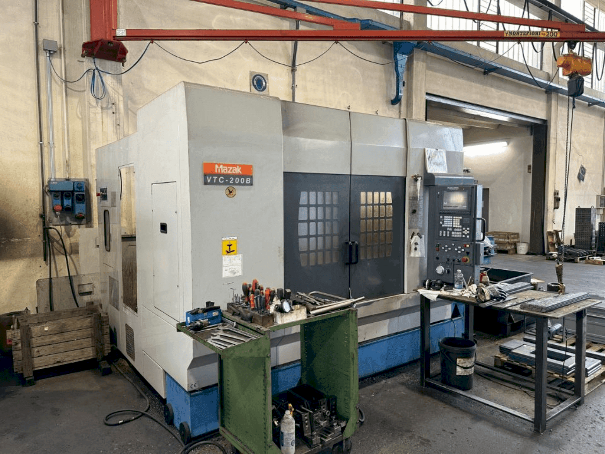 Mazak VTC 200B Mašinos vaizdas iš priekio