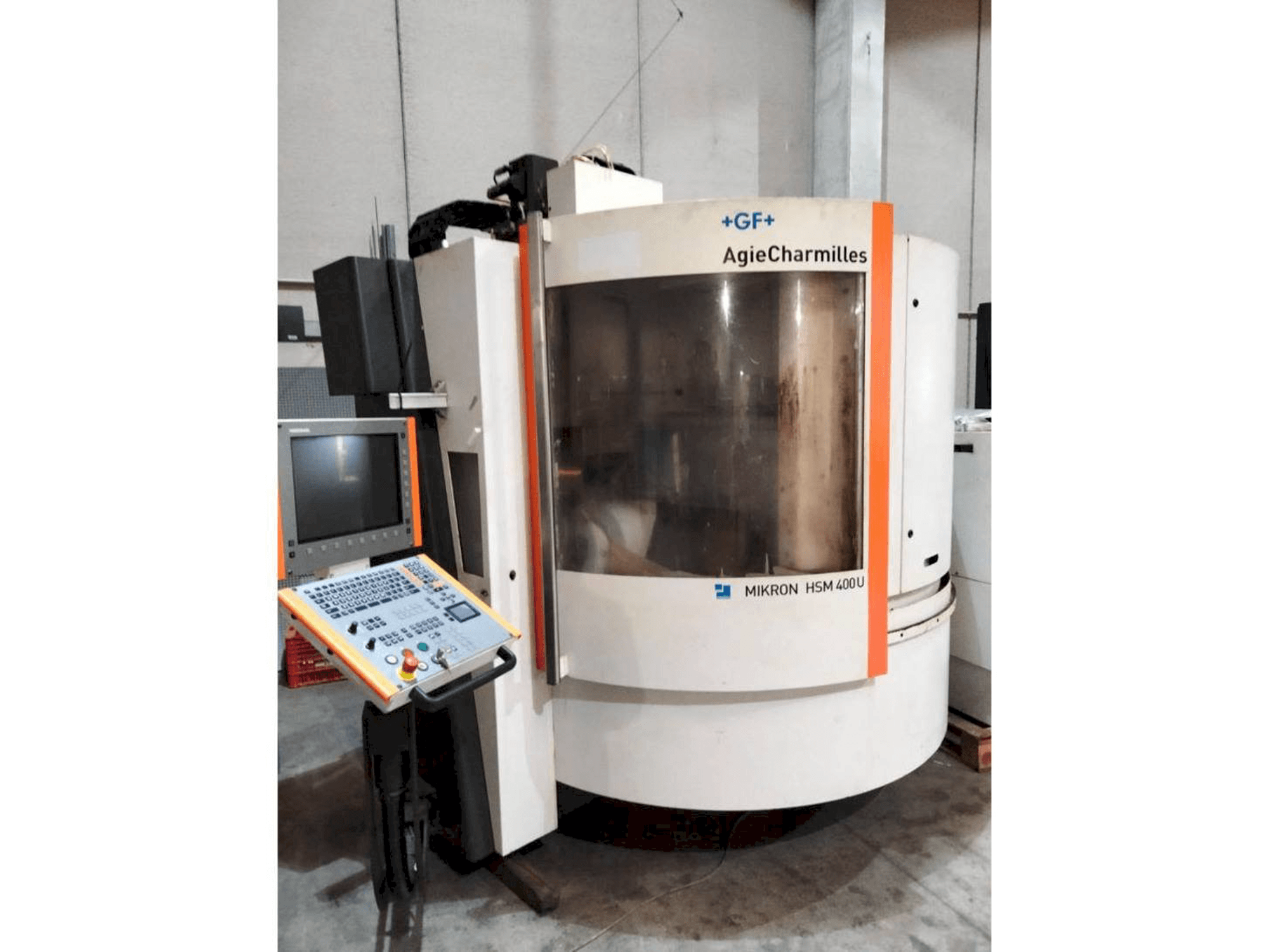 MIKRON HSM 400 U Mašinos vaizdas iš priekio
