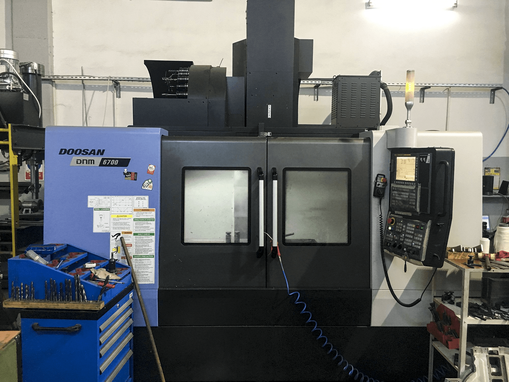 Doosan DNM 6700 Mašinos vaizdas iš priekio