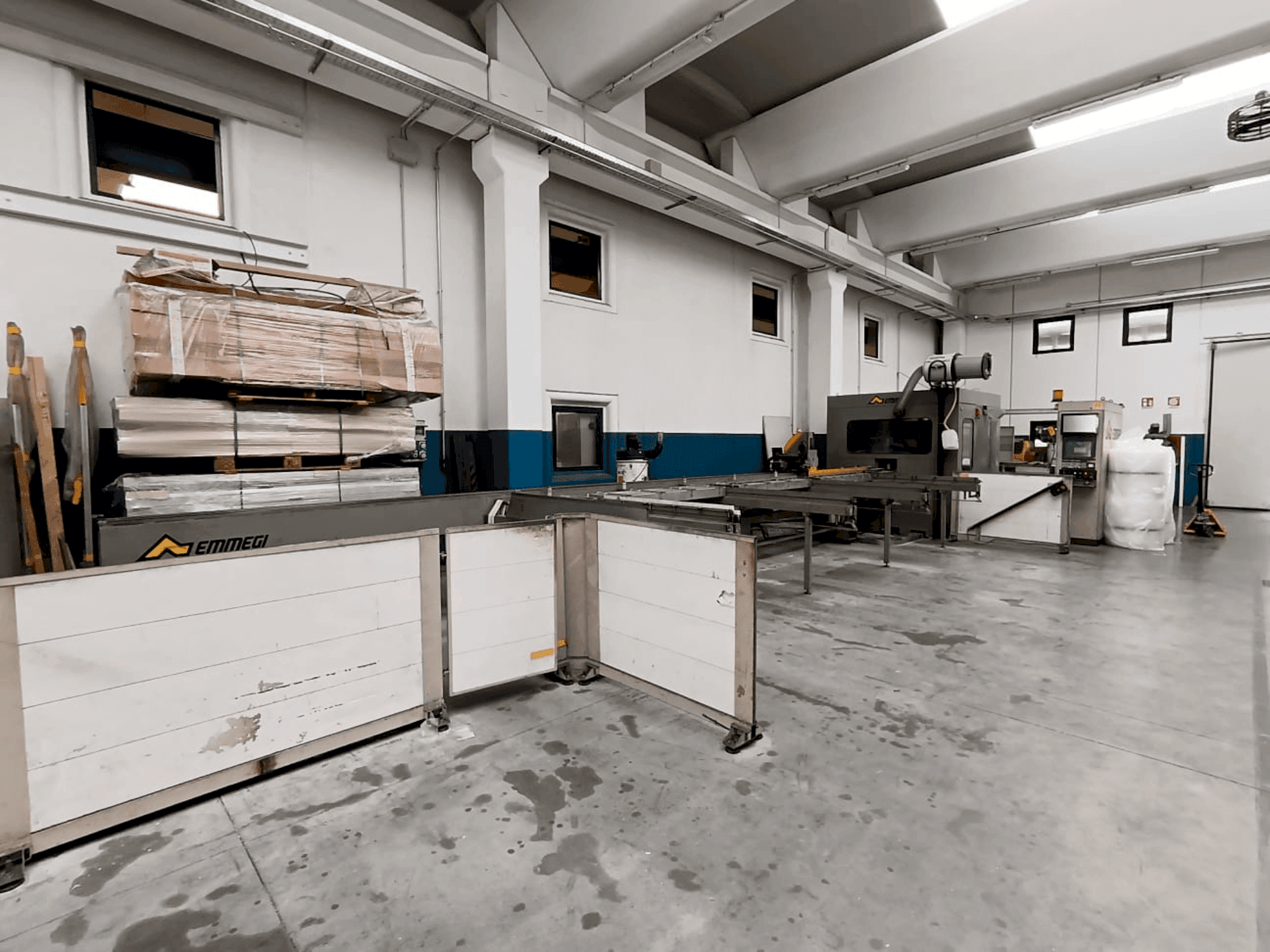 Emmegi Quadra Mašinos vaizdas iš priekio