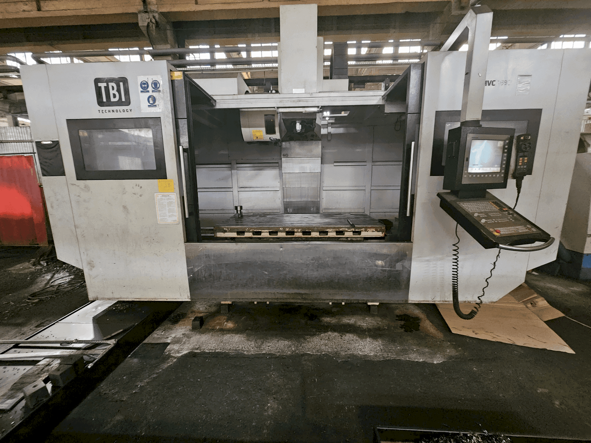 TBI MVC 1890 Mašinos vaizdas iš priekio