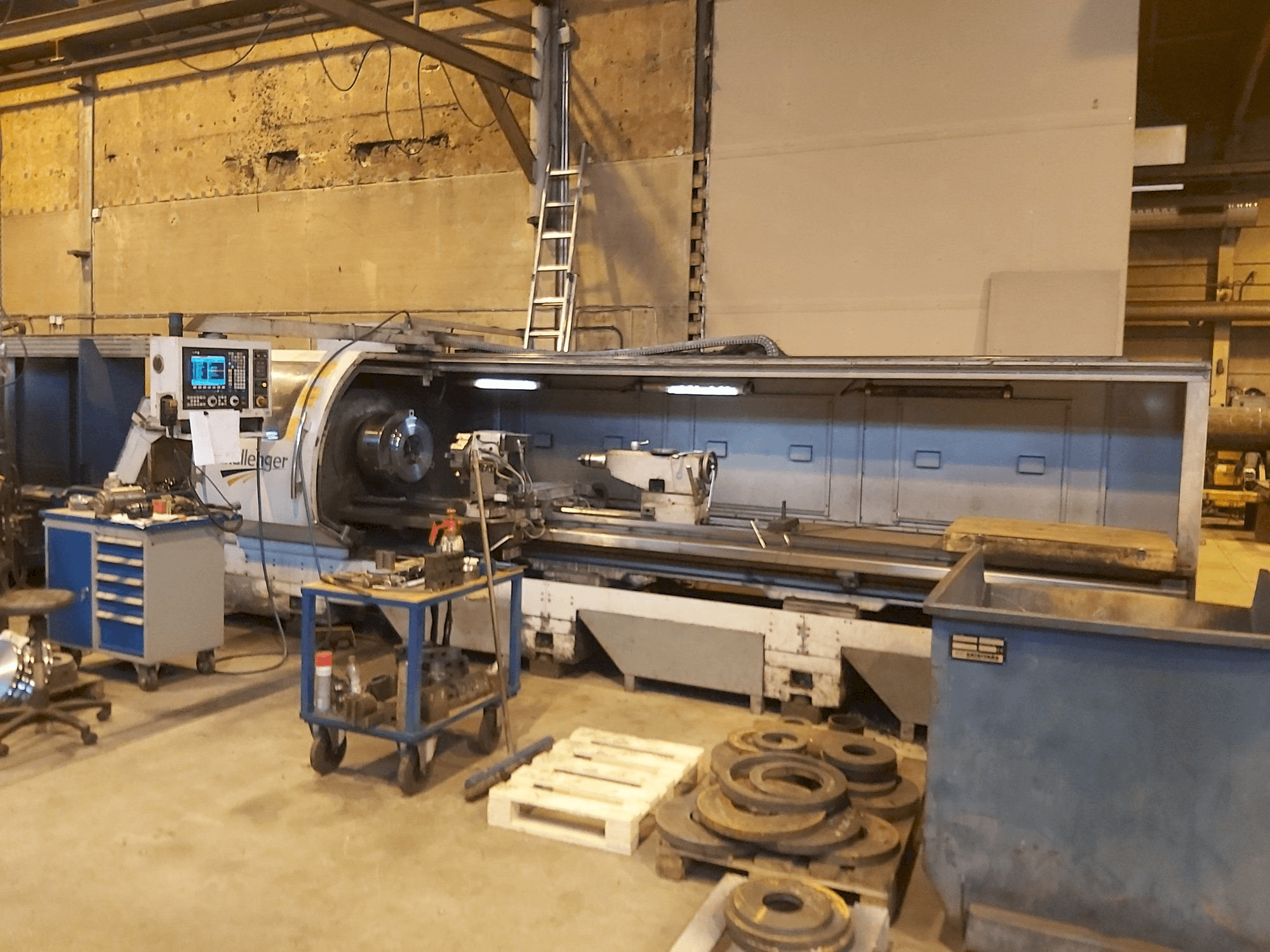 MICROCUT Challenger BNC 26160 XXL Mašinos vaizdas iš priekio