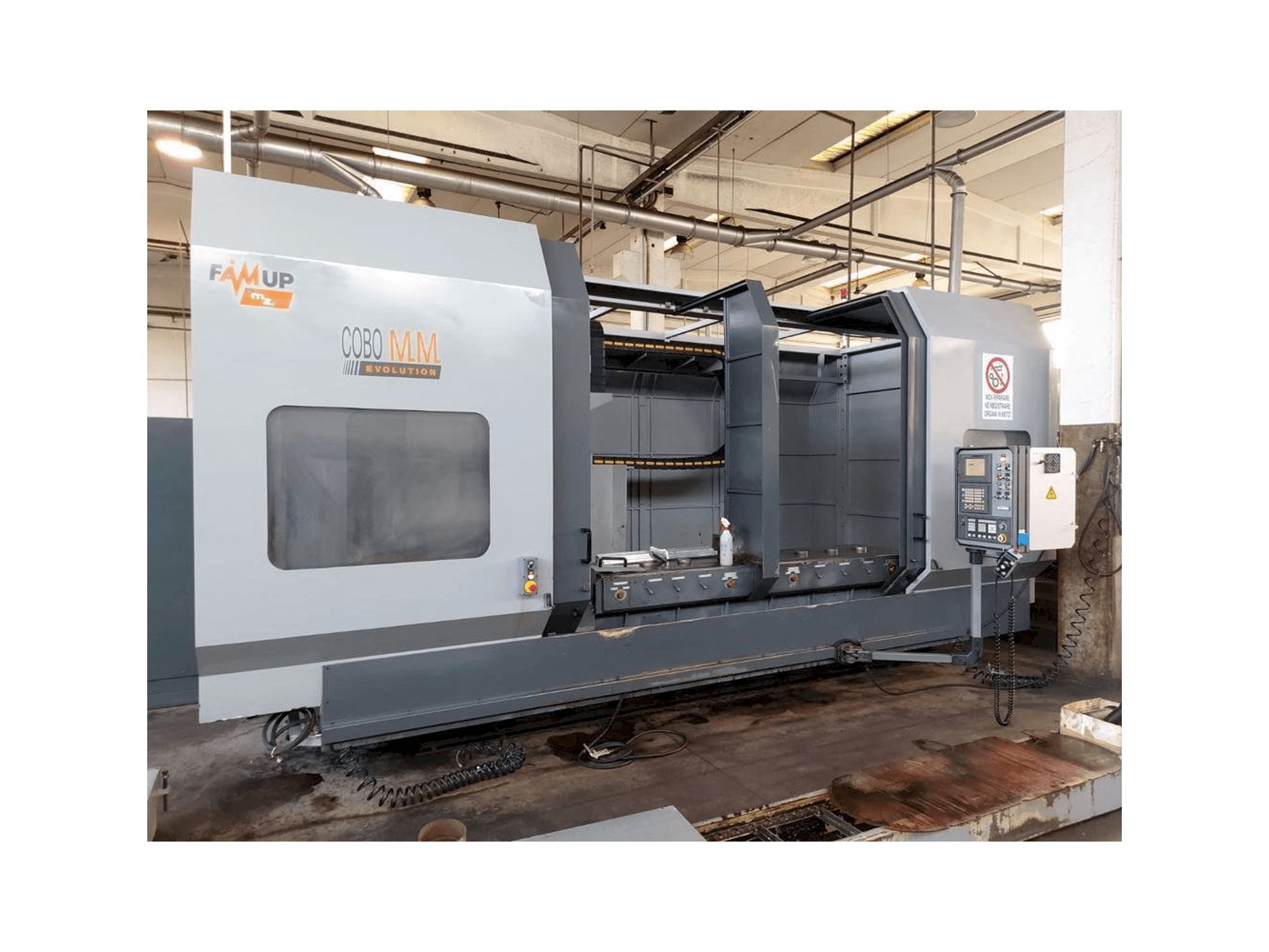 FAMUP COBO 3000 Mašinos vaizdas iš priekio