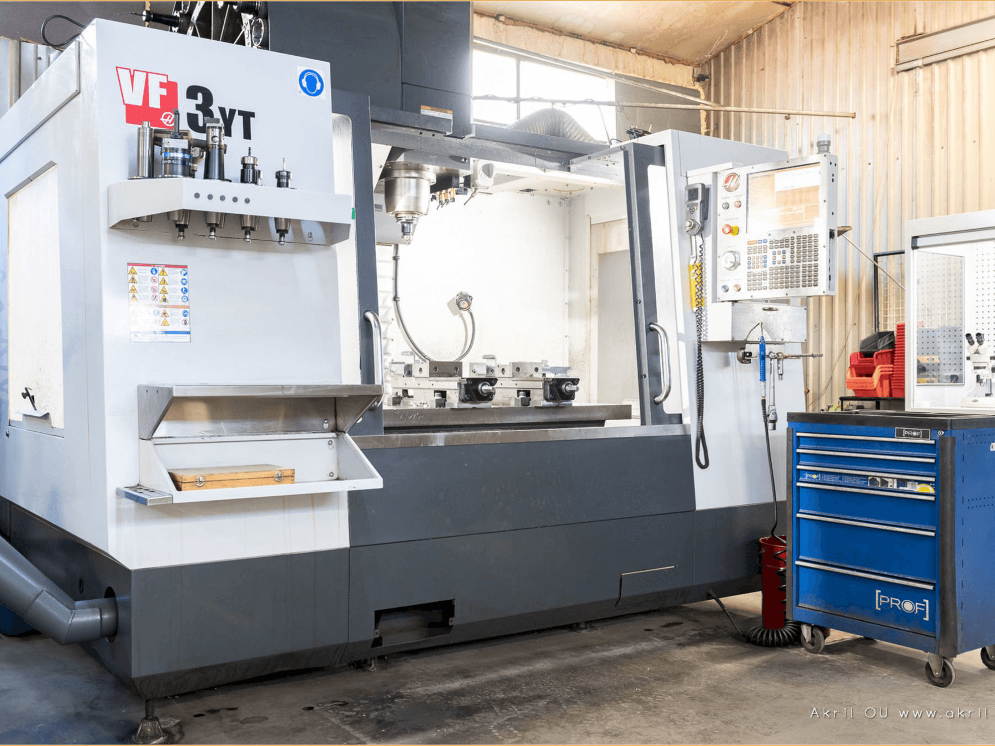 HAAS VF3-YT/50 Mašinos vaizdas iš priekio