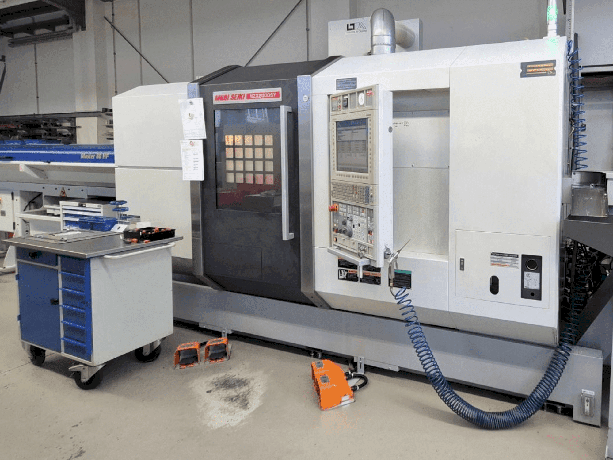 MORI SEIKI NZX2000/800SY Mašinos vaizdas iš priekio