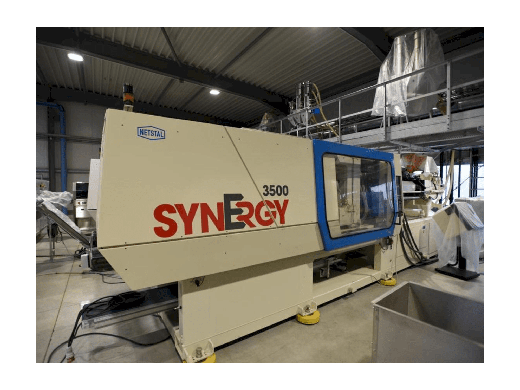 Netstal SynErgy 3500-1700 Mašinos vaizdas iš priekio
