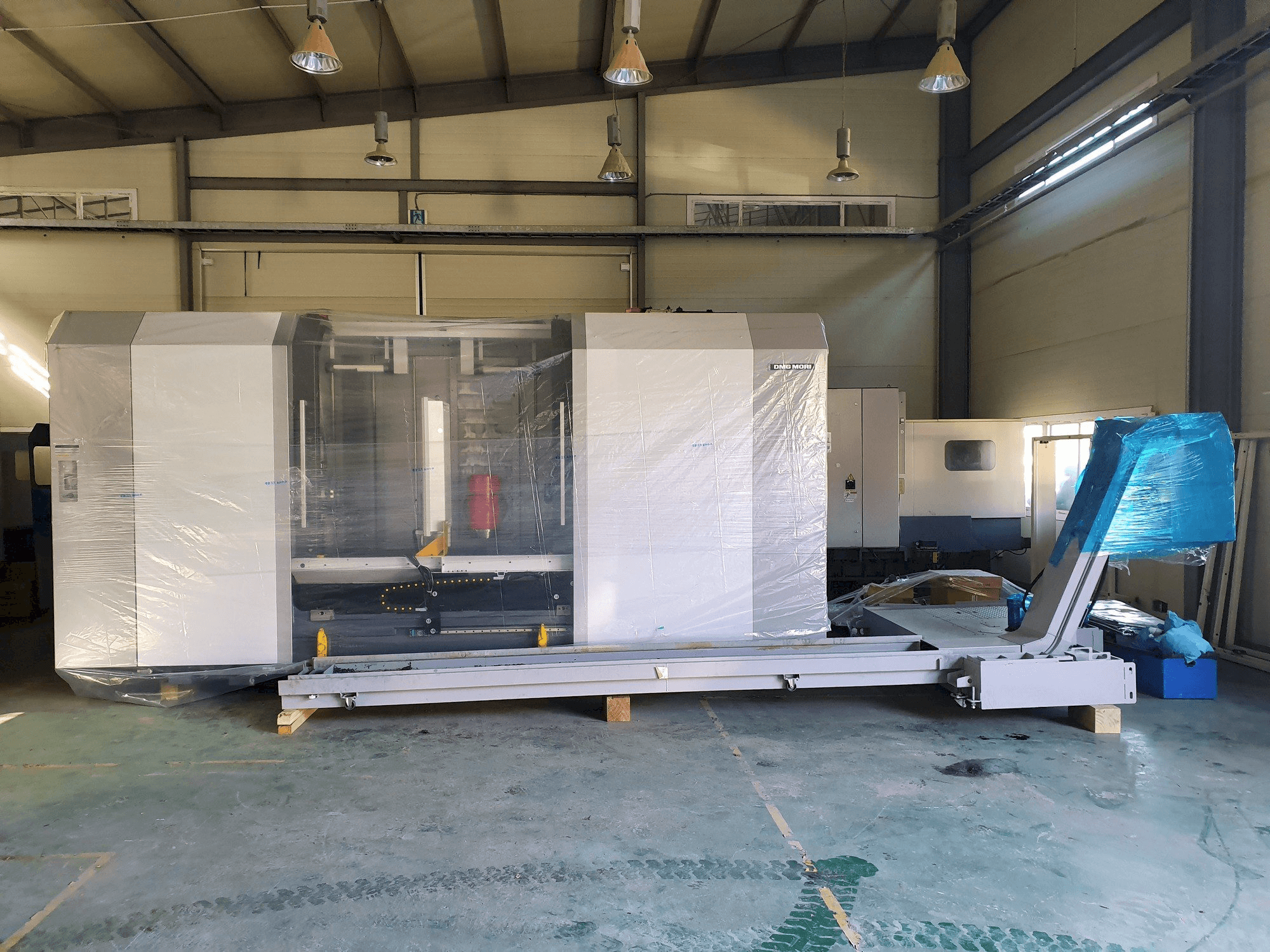 DMG MORI NT4300DCG/1500 Mašinos vaizdas iš priekio