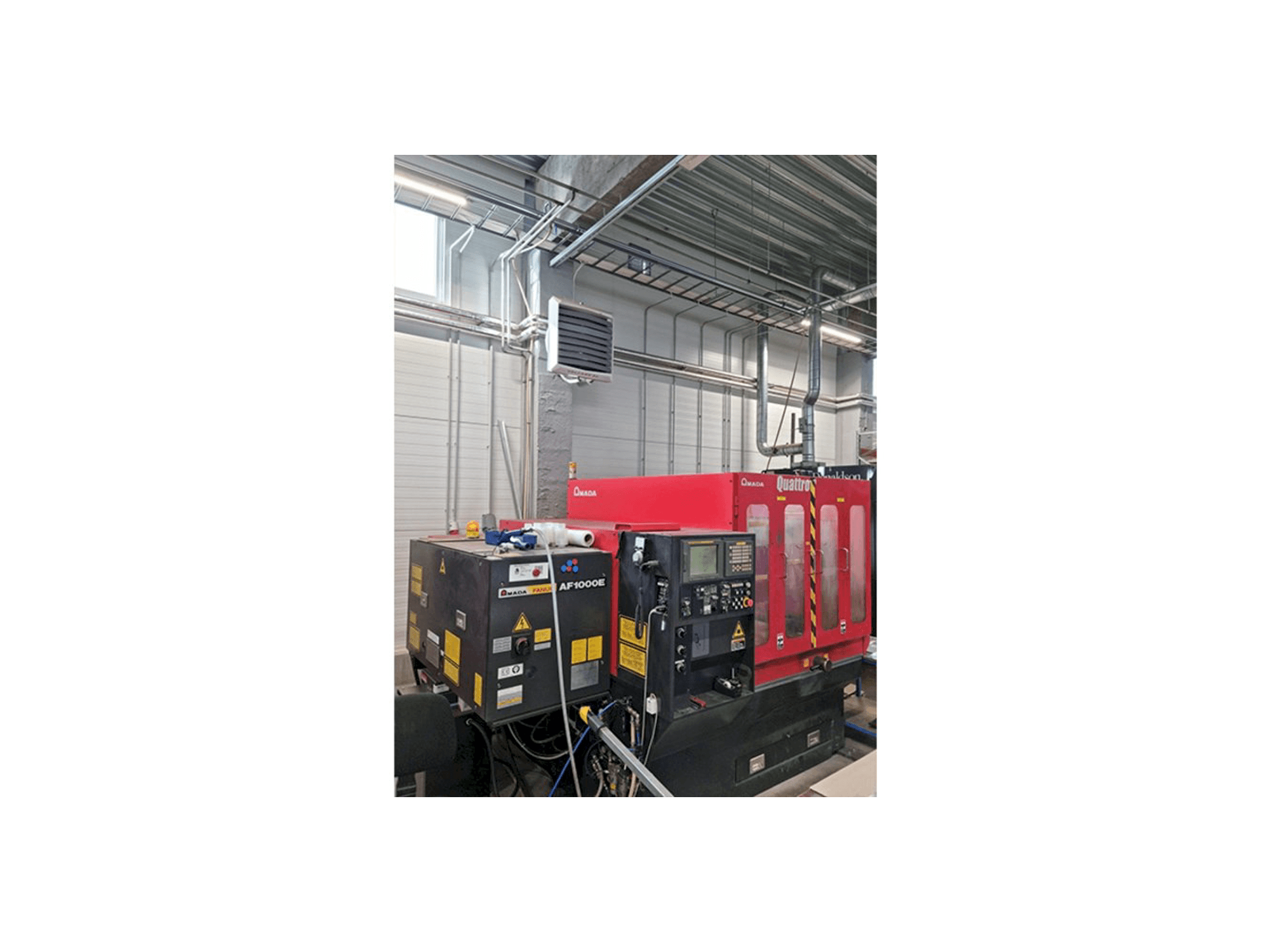 AMADA Quattro Mašinos vaizdas iš kairės pusės