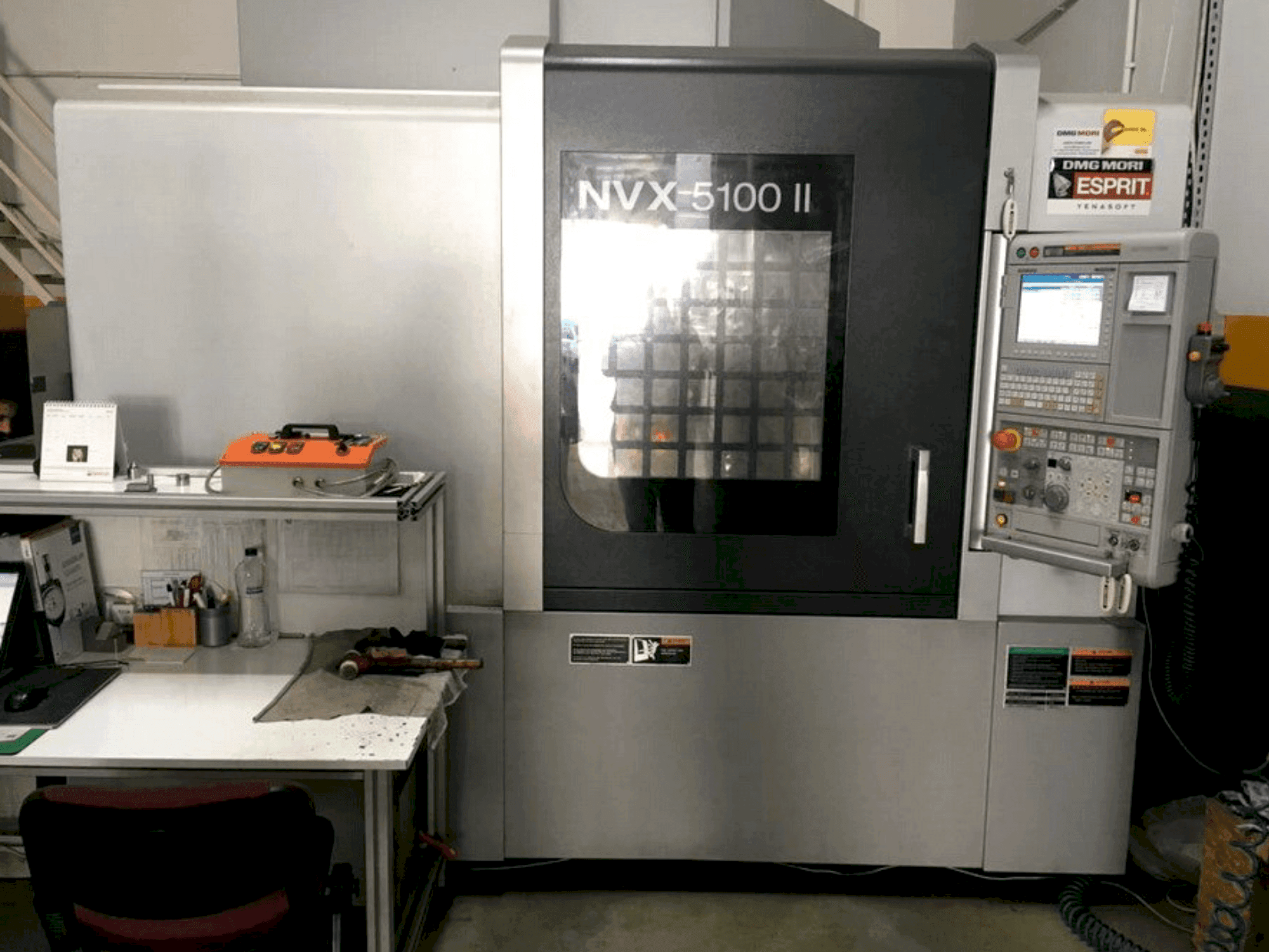 DMG Mori Seiki NVX-5100 II Mašinos vaizdas iš priekio