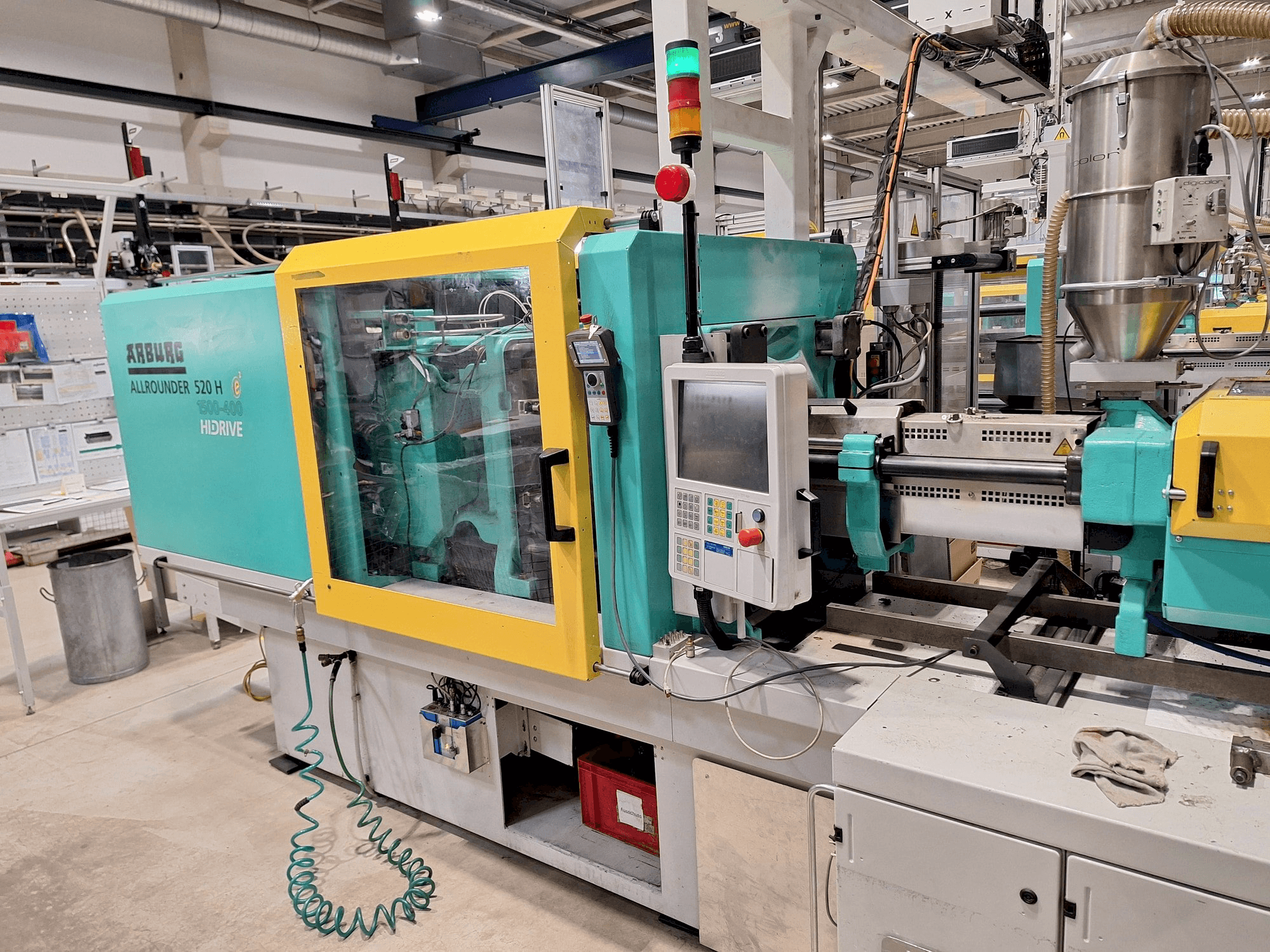 Arburg 520 H 1500-400 (2013) Mašinos vaizdas iš priekio