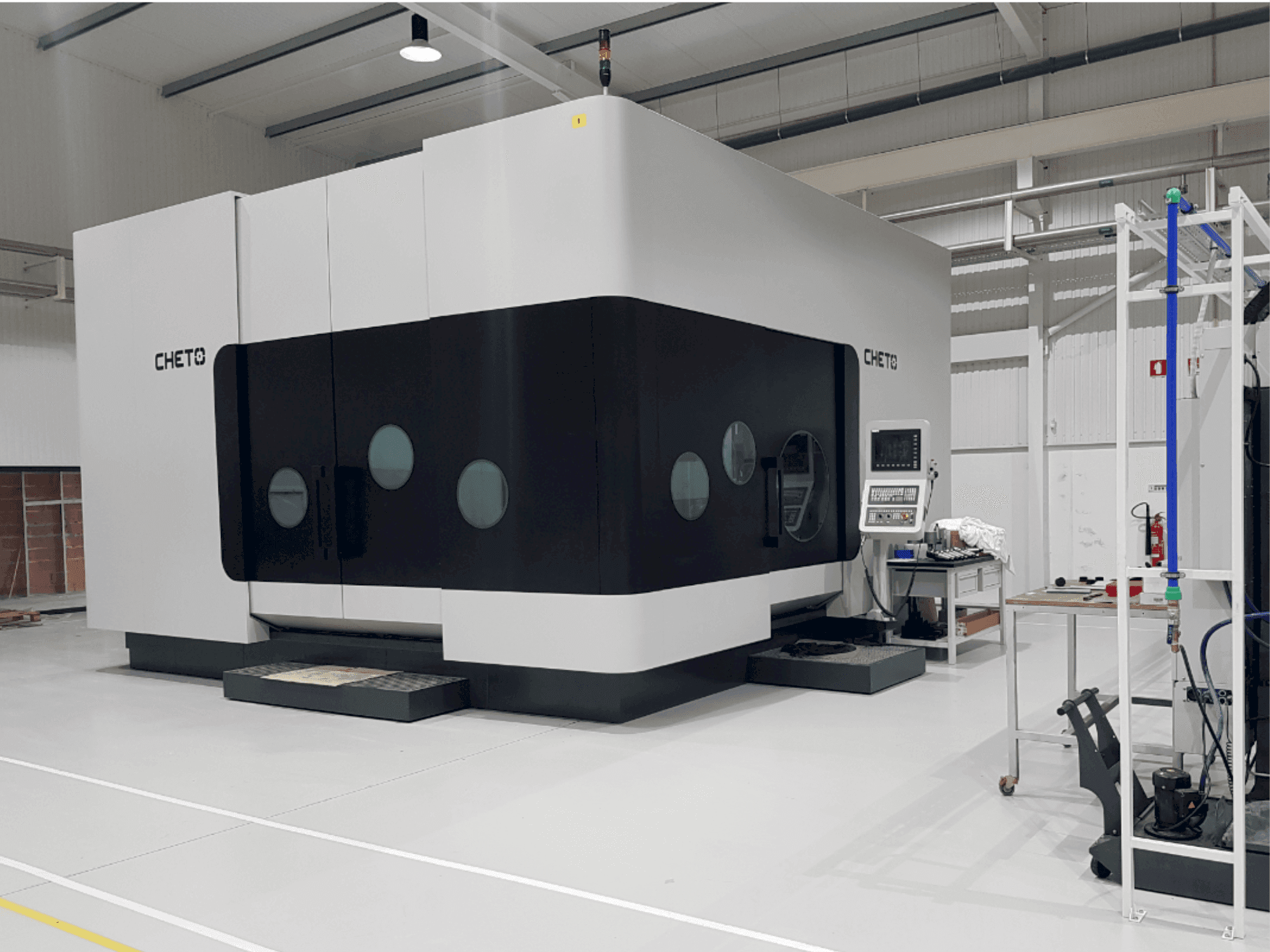 CHETO IXN2000 (2019) Mašinos vaizdas iš priekio