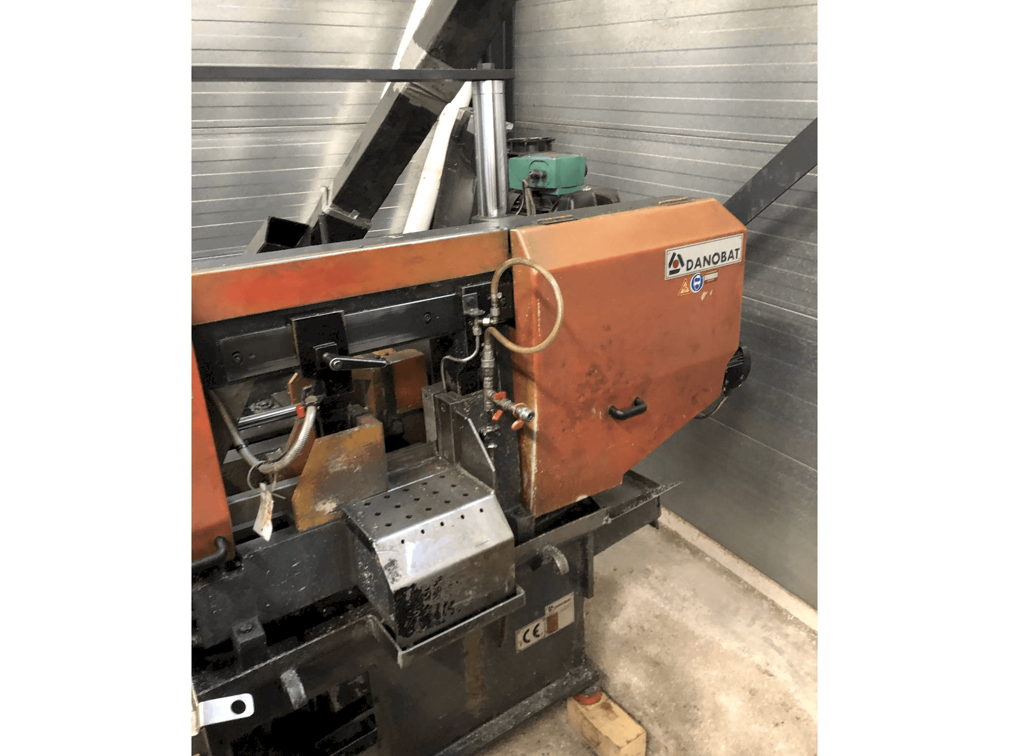 DANOBAT CR 260 AF CN Mašinos vaizdas iš priekio