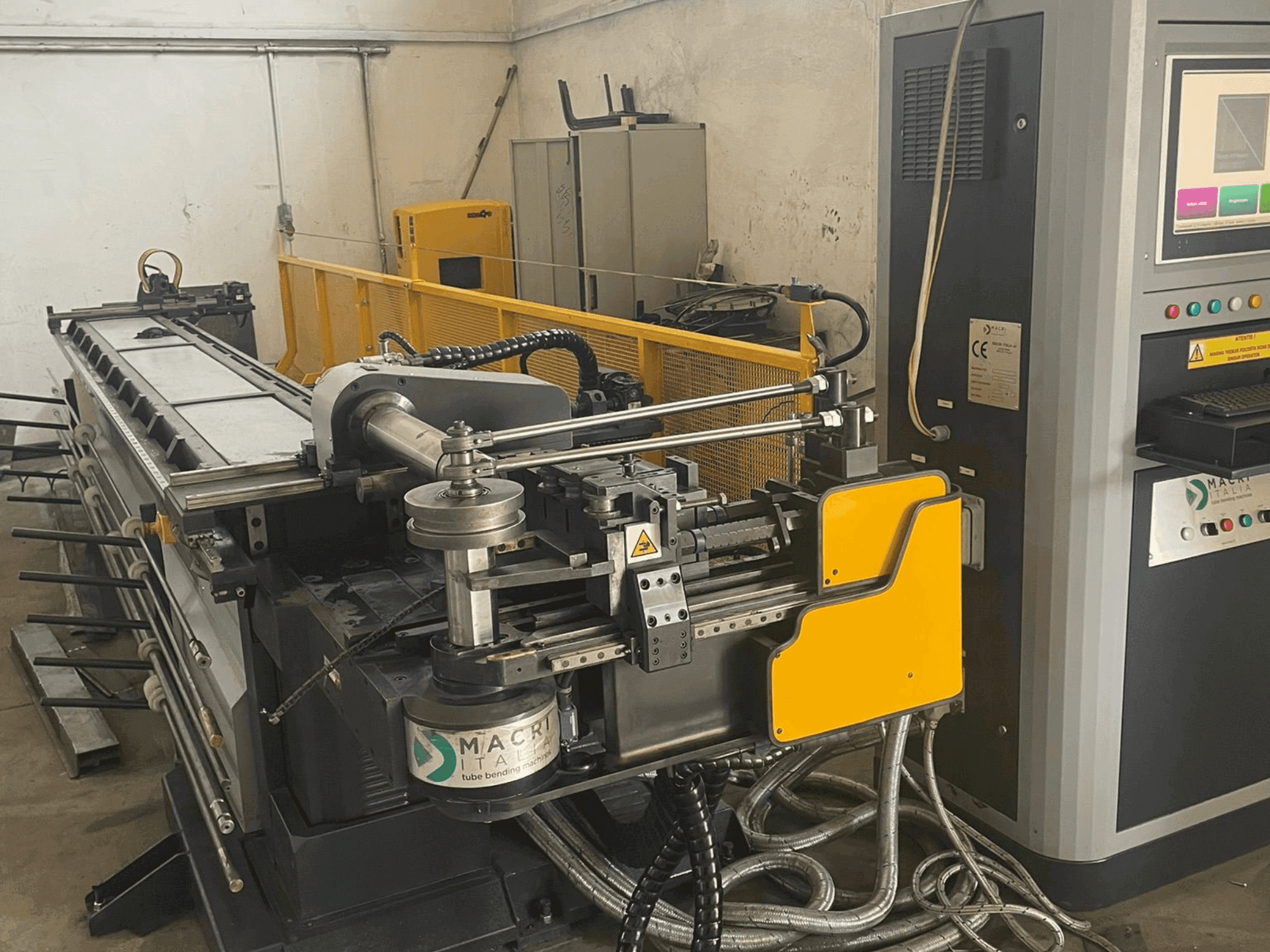 MACRI PROVAR 6-45 U-D Mašinos vaizdas iš priekio