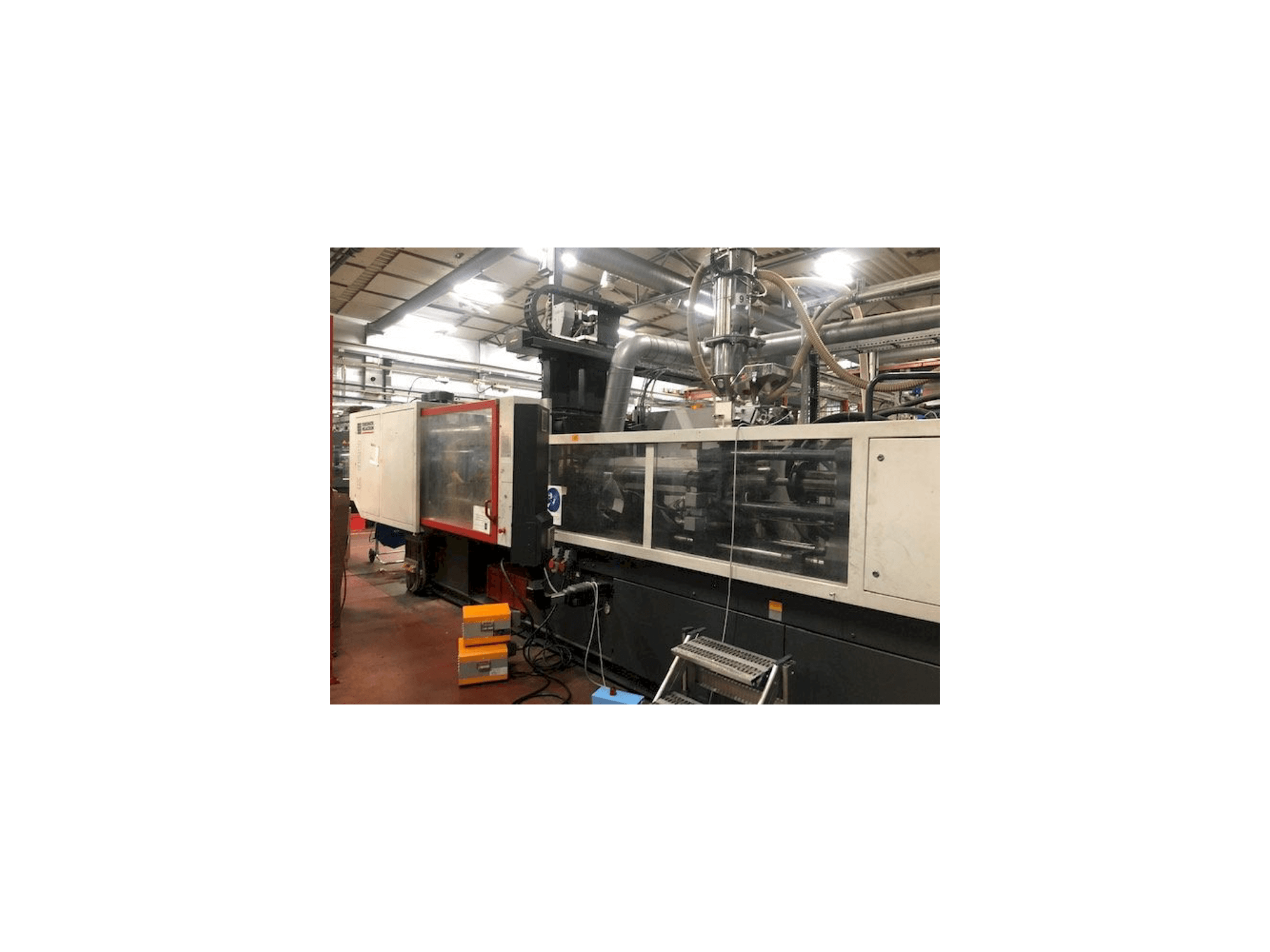 FERROMATIK MILACRON K320 Mašinos vaizdas iš priekio