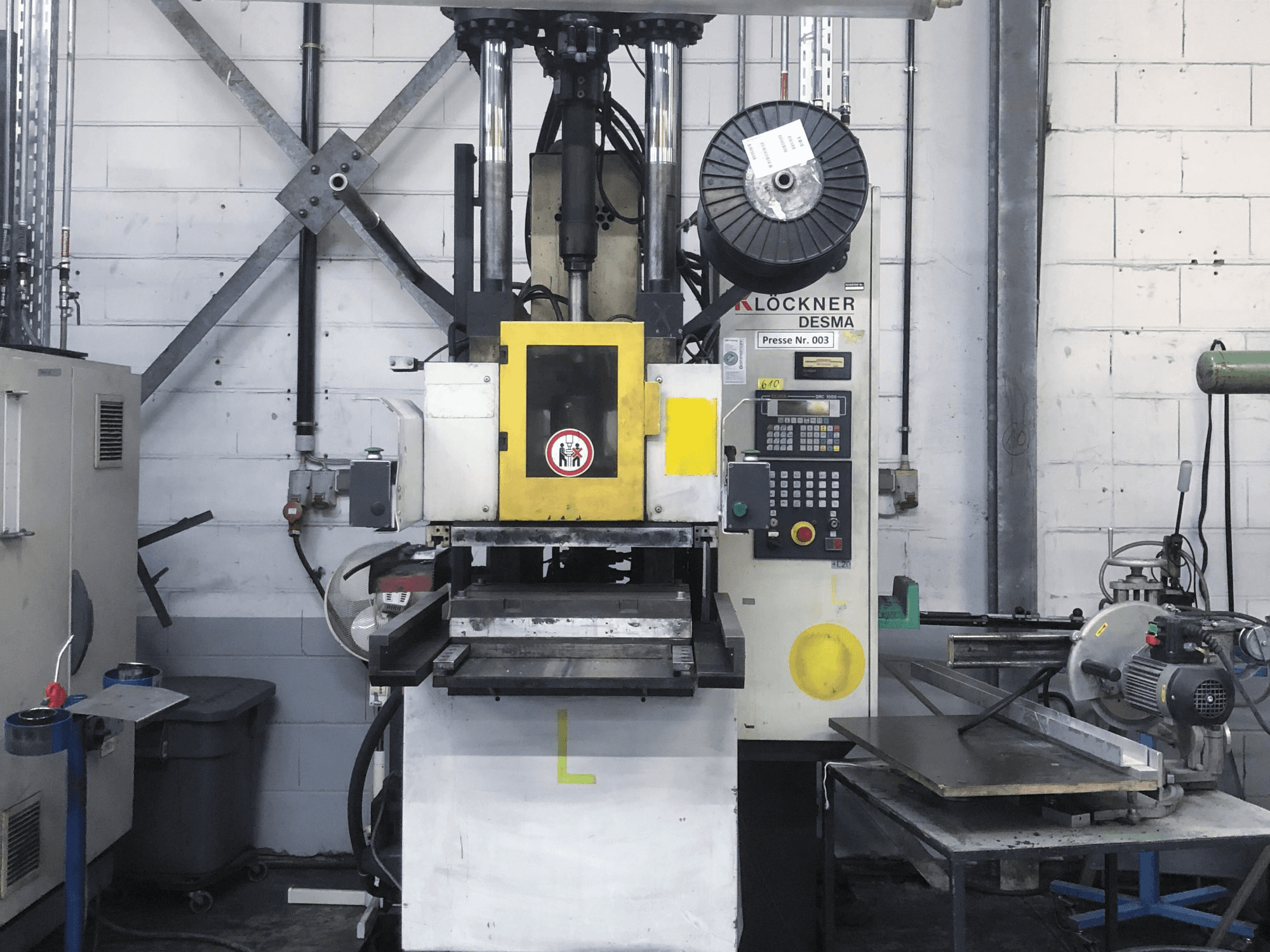 Kloeckner Desma 956.050 ZO Mašinos vaizdas iš priekio