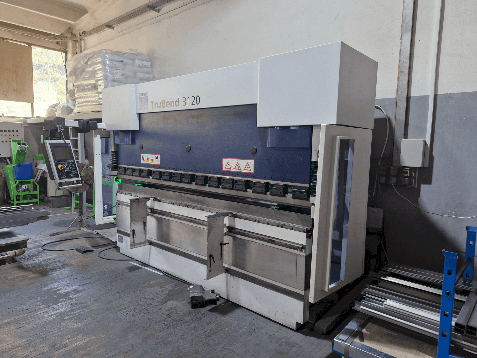 TRUMPF TruBend 3120, Mašinos vaizdas iš priekio