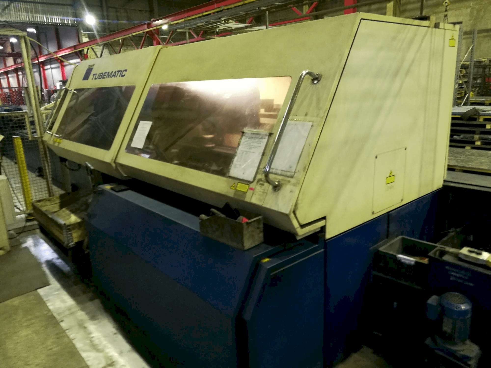 Trumpf Tubematic Mašinos vaizdas iš dešinės pusės