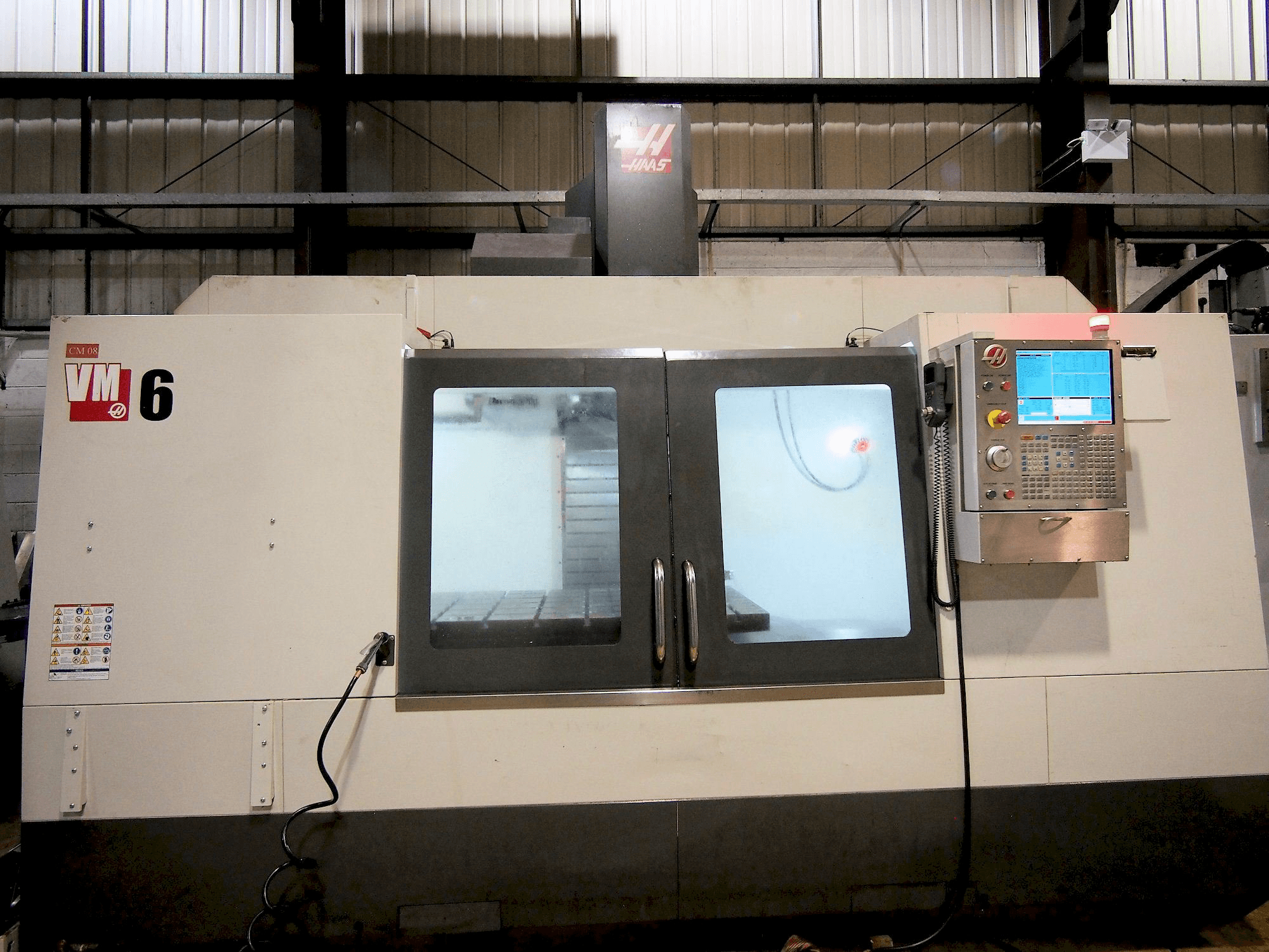 HAAS VM-6 Mašinos vaizdas iš priekio