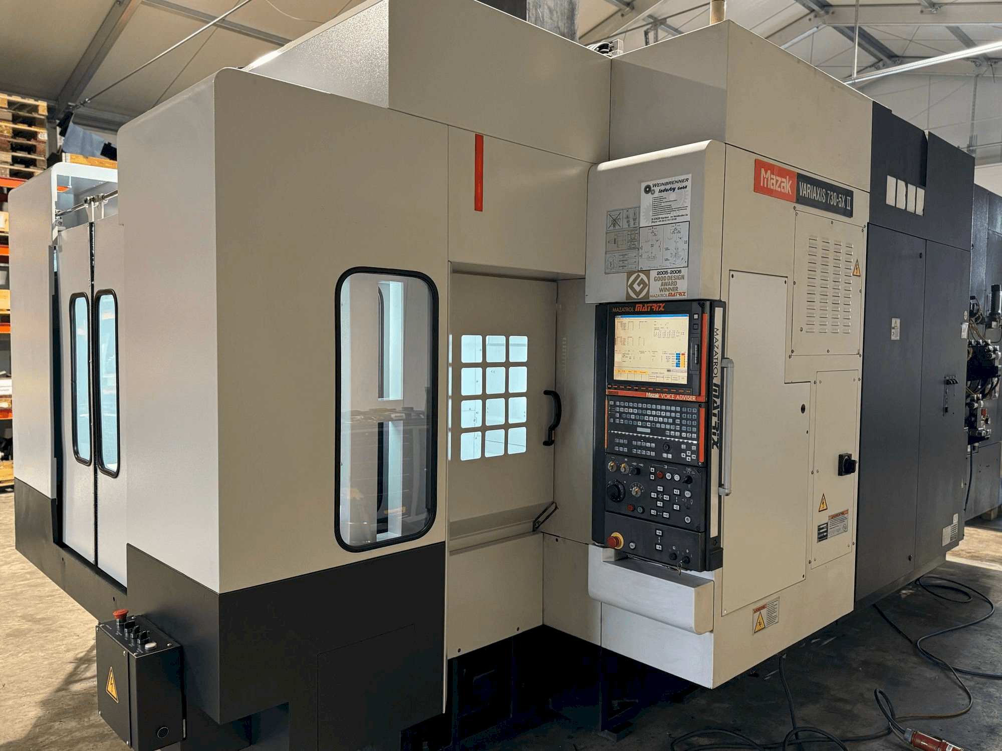 Mazak Variaxis 730-5X II Mašinos vaizdas iš priekio