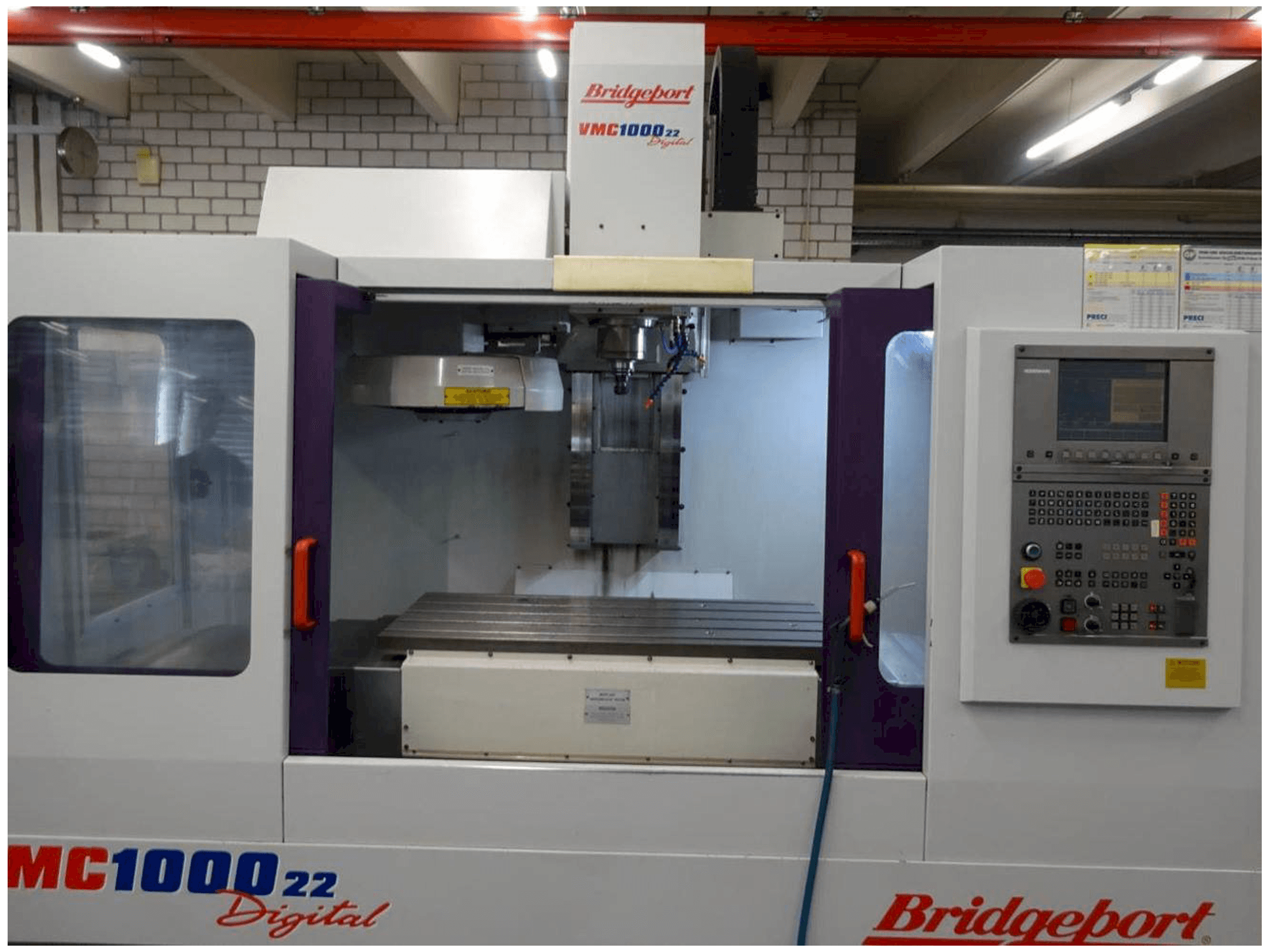 Bridgeport VMC1000-22 Mašinos vaizdas iš priekio