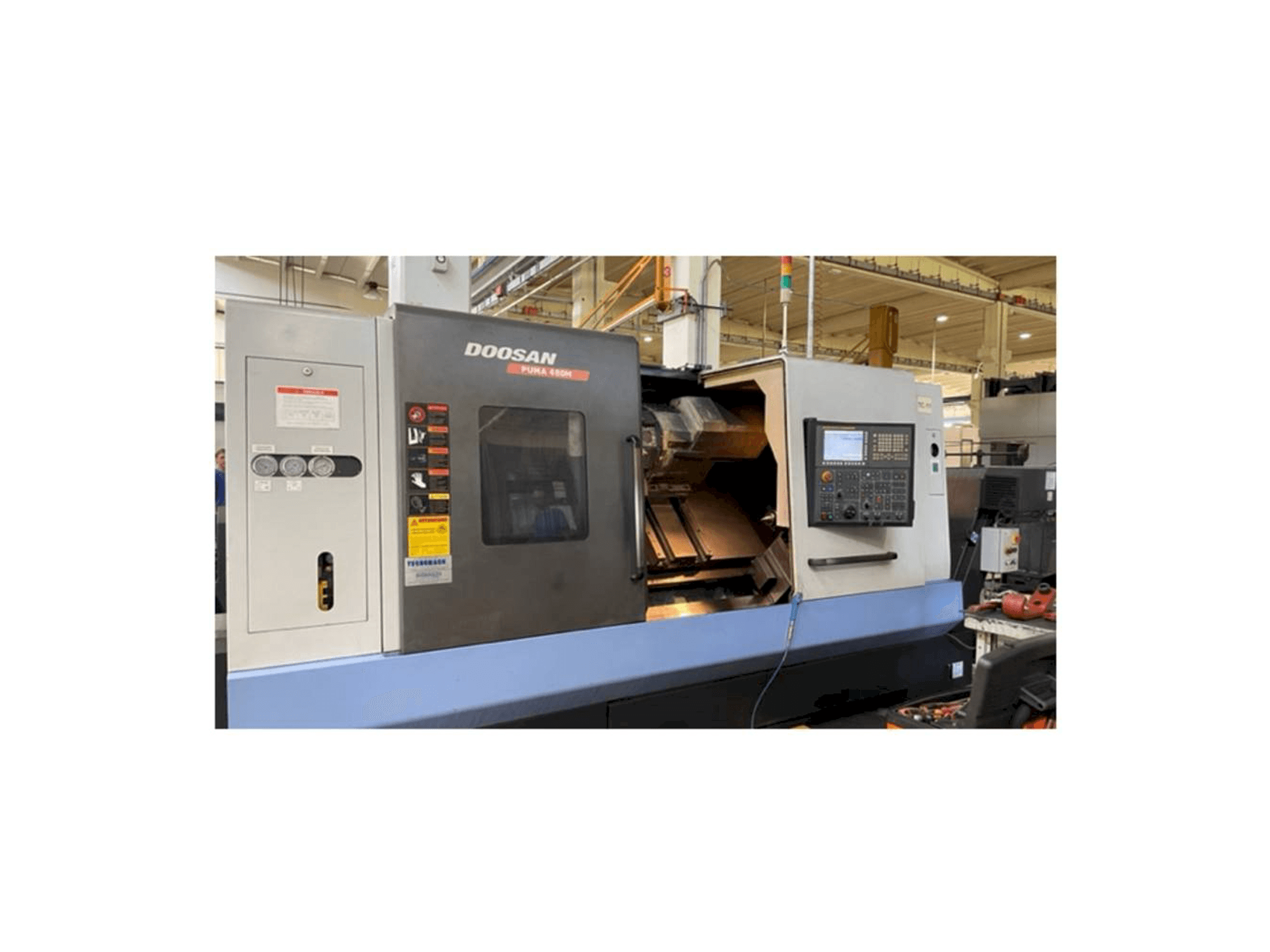 Doosan PUMA 480 MB Mašinos vaizdas iš priekio