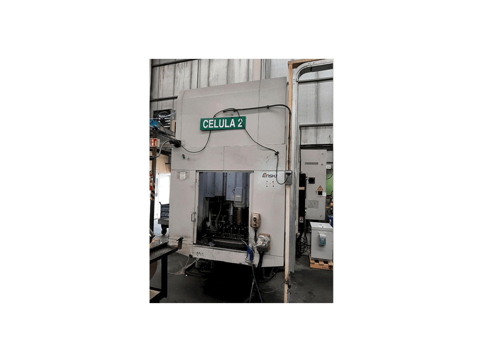 Enshu EV-450 Mašinos vaizdas iš priekio