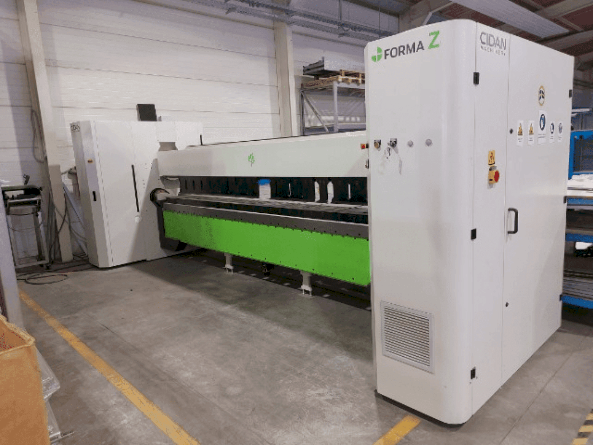 CIDAN FORMA Z 40 Mašinos vaizdas iš priekio