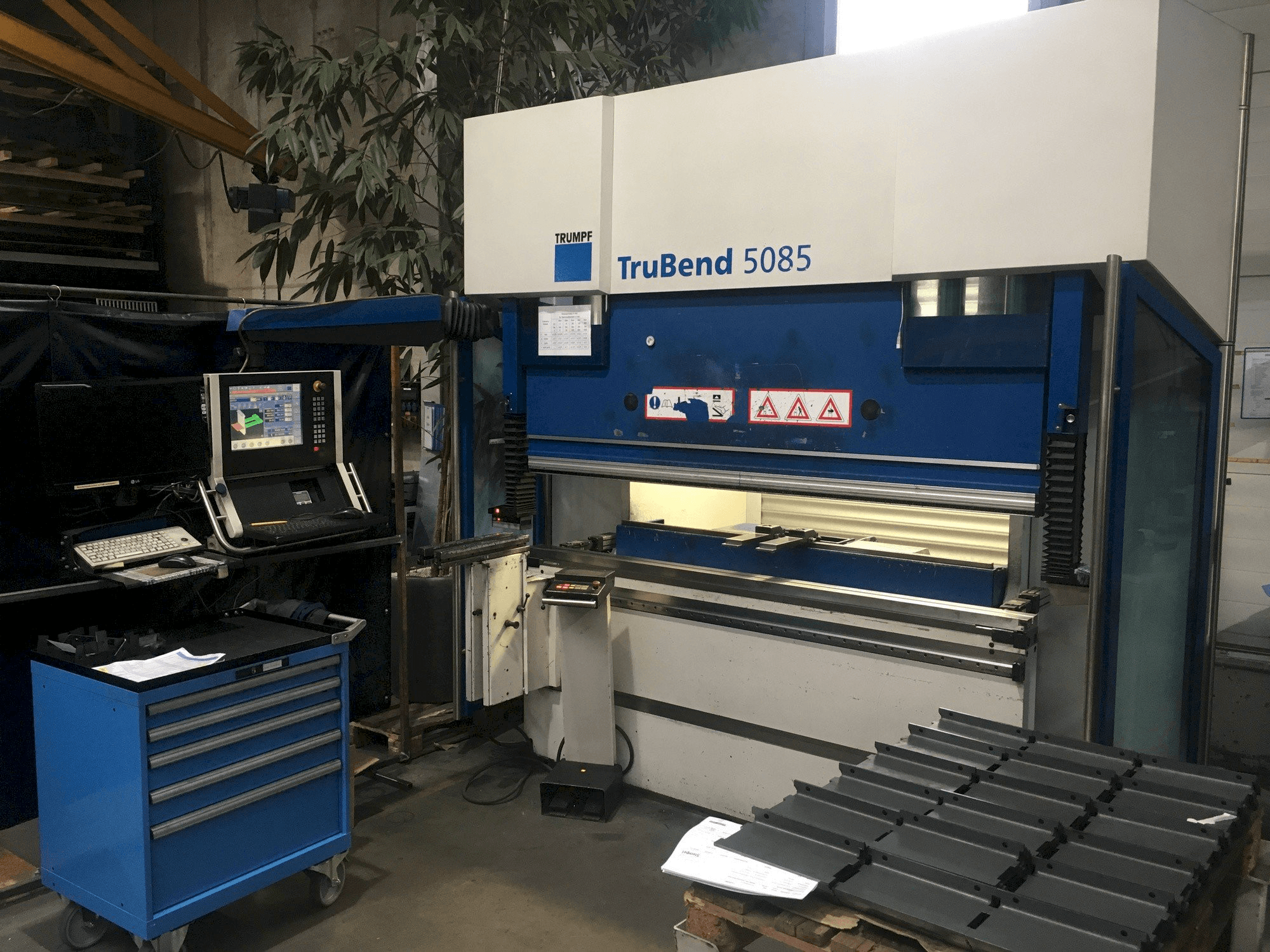 Trumpf TruBend 5085X Mašinos dešinės pusės vaizdas