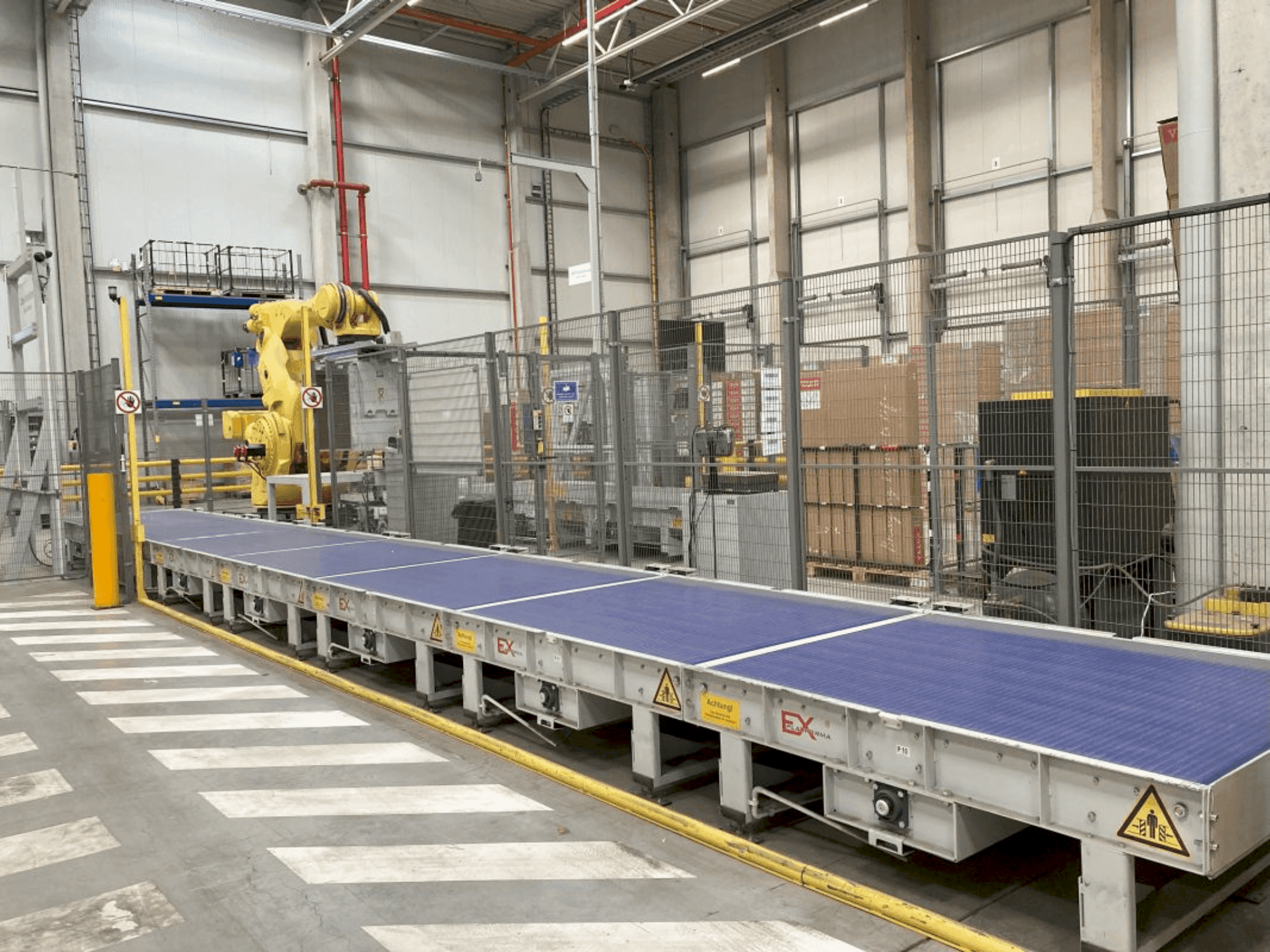 FANUC M-2000iA/1700L Mašinos vaizdas iš priekio