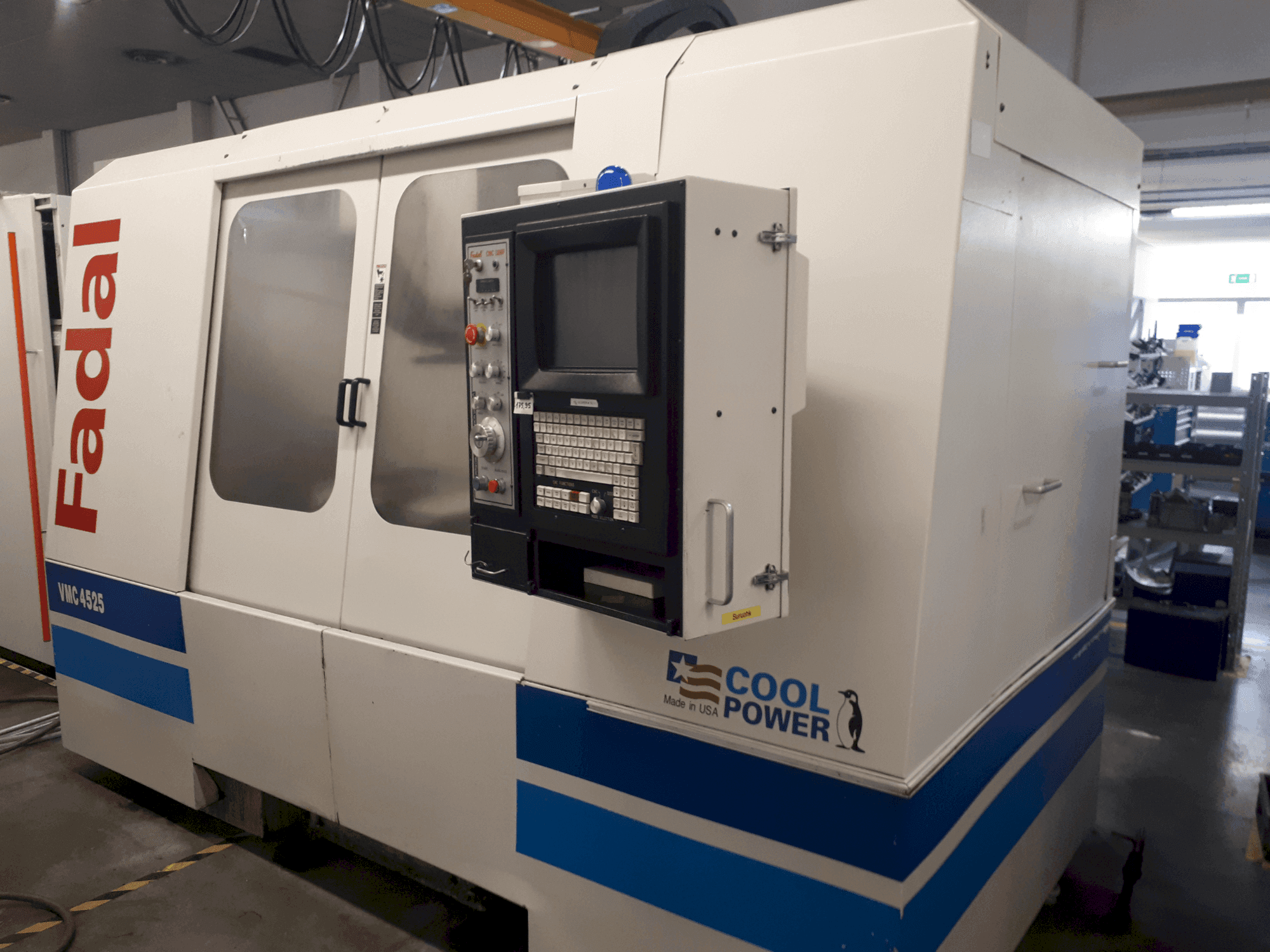 FADAL VMC4525 Mašinos vaizdas iš priekio