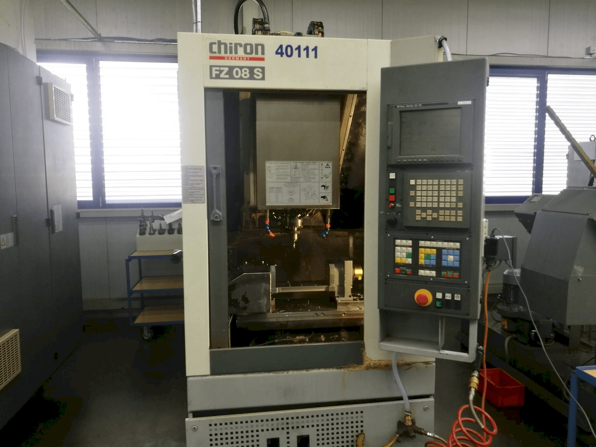 CHIRON FZ08S Mašinos vaizdas iš priekio