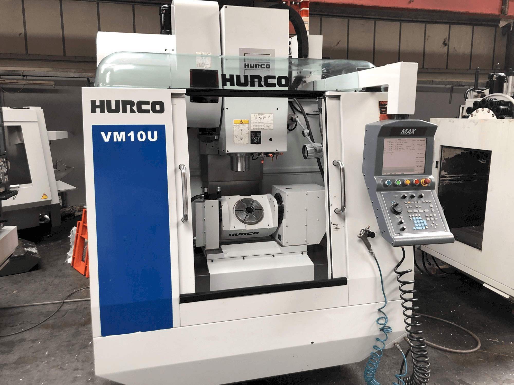 Hurco VM10U Mašinos vaizdas iš priekio