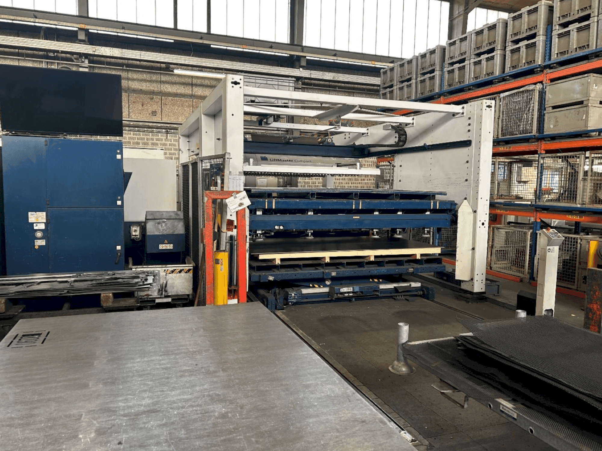 TRUMPF TruLaser 3030 Mašinos vaizdas iš priekio