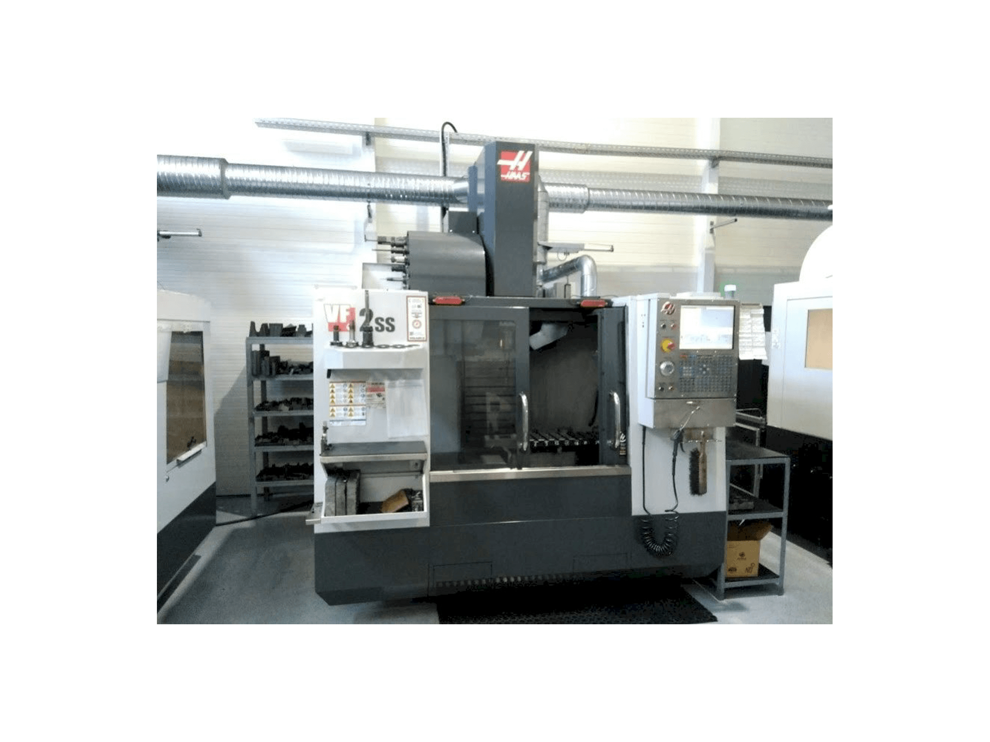 HAAS VF2 SS Mašinos vaizdas iš priekio