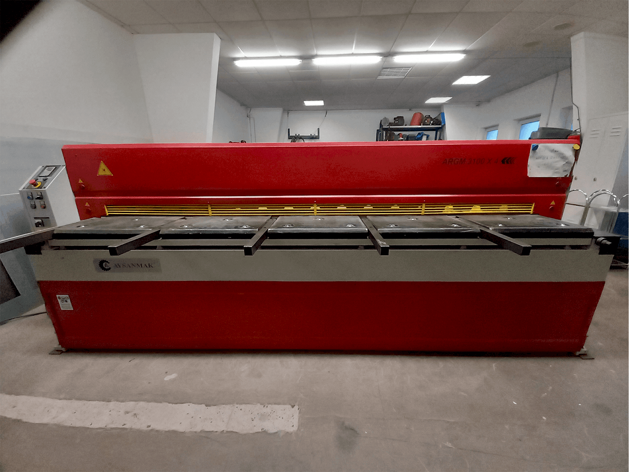 AYSANMAK ARGM 3100 x 4 Mašinos vaizdas iš priekio