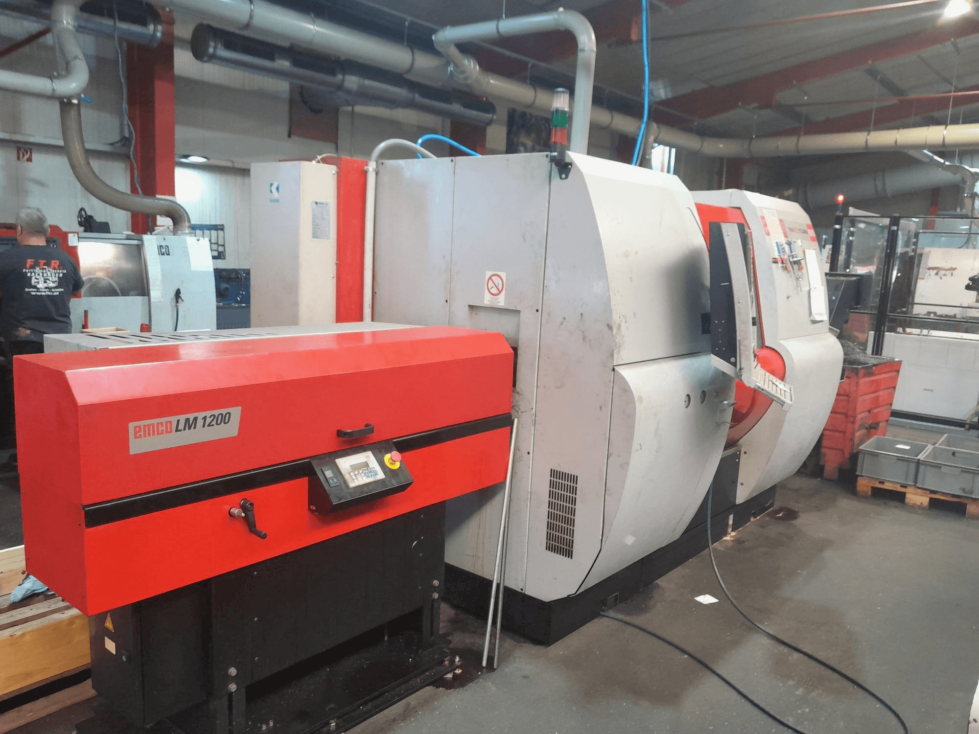 EMCO MAX Turn 65 Mašinos vaizdas iš priekio