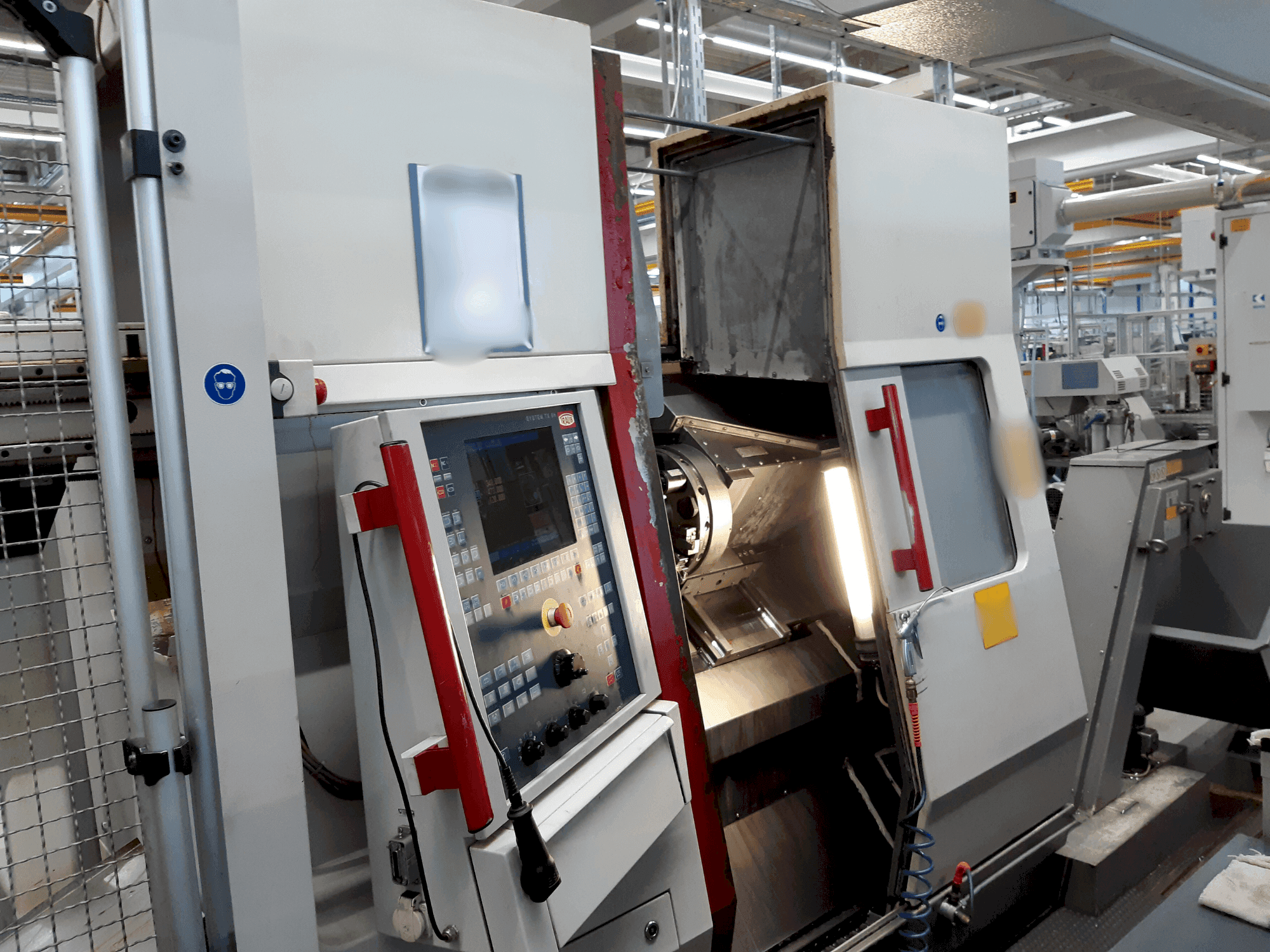 TRAUB TNA 300 Mašinos vaizdas iš priekio