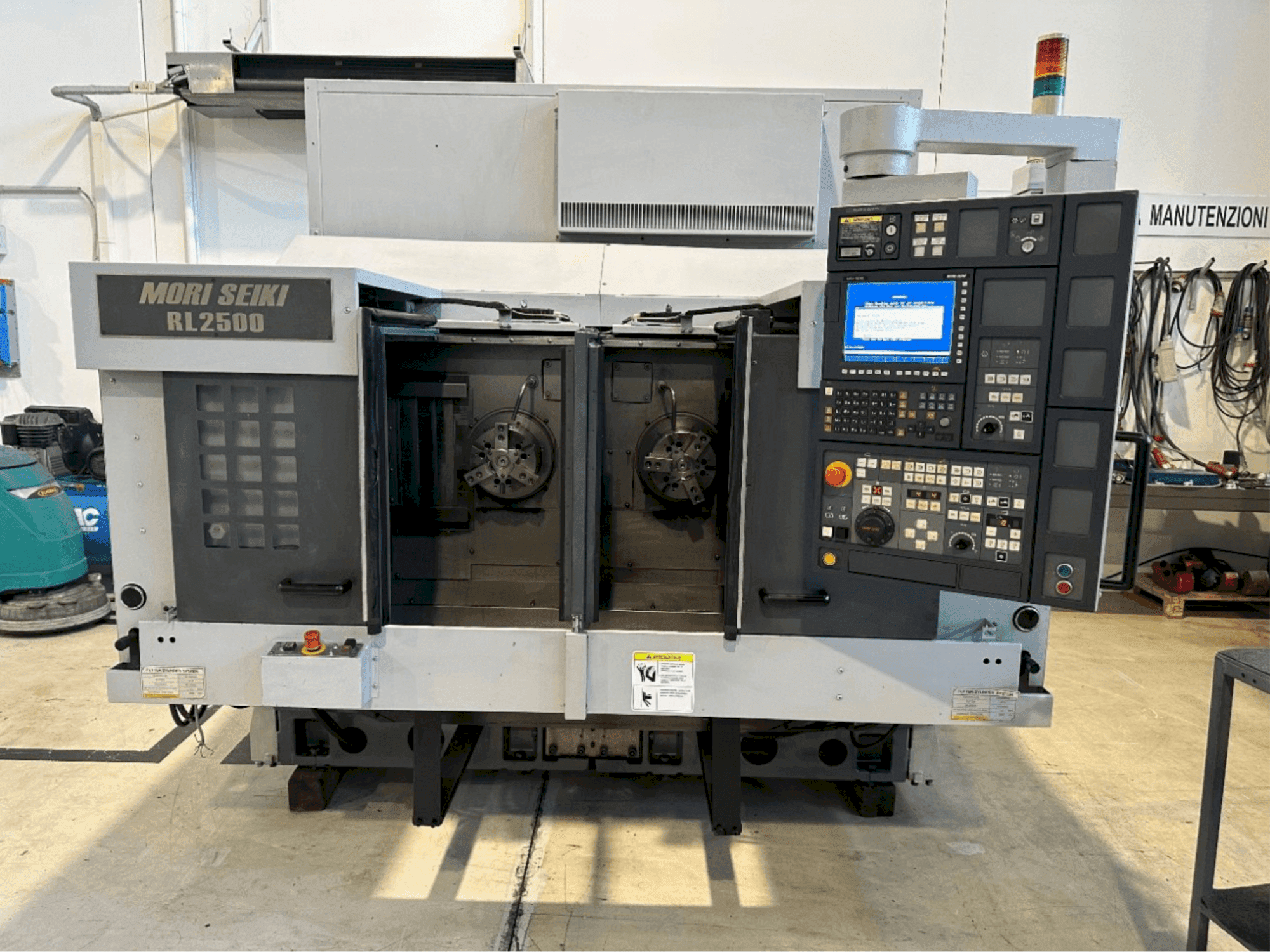 MORI SEIKI Mašinos vaizdas iš priekio