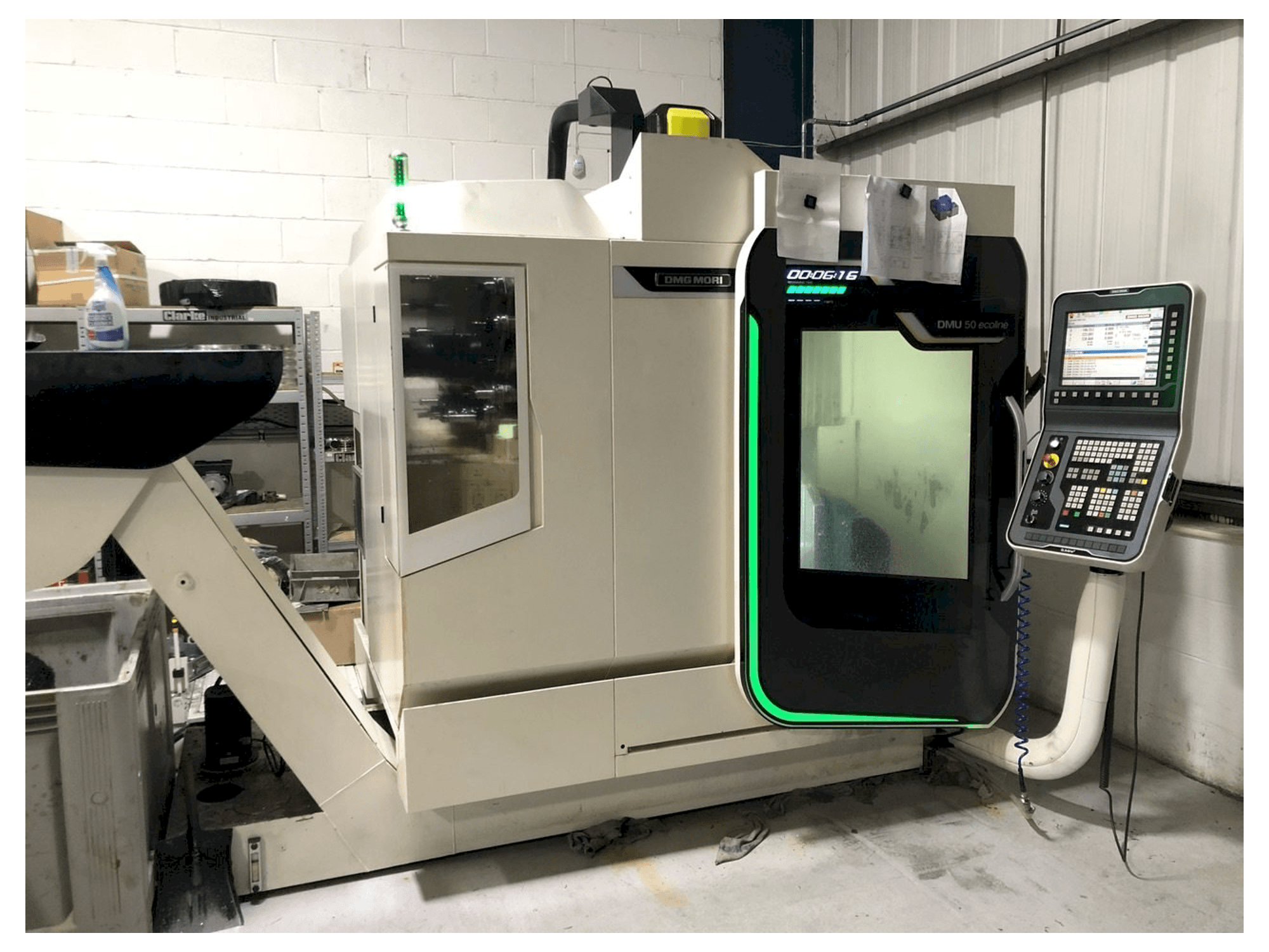 DMG MORI DMU 50 ecoline Mašinos vaizdas iš priekio